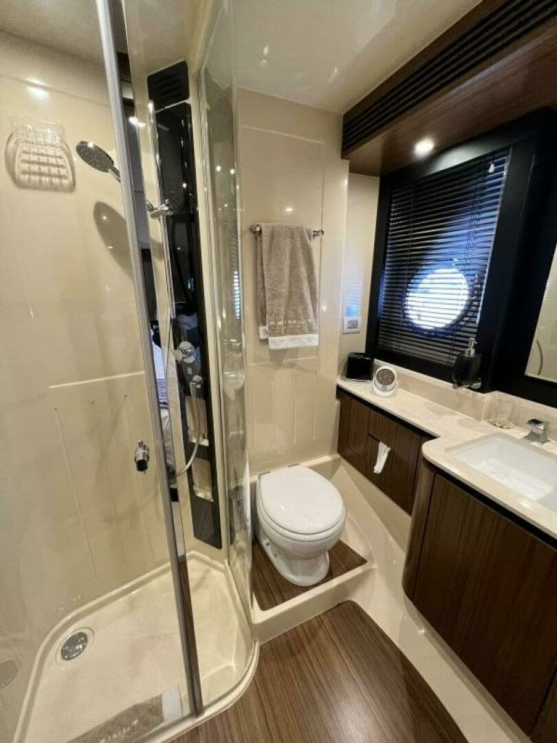 2017 Azimut Magellano - Image 32