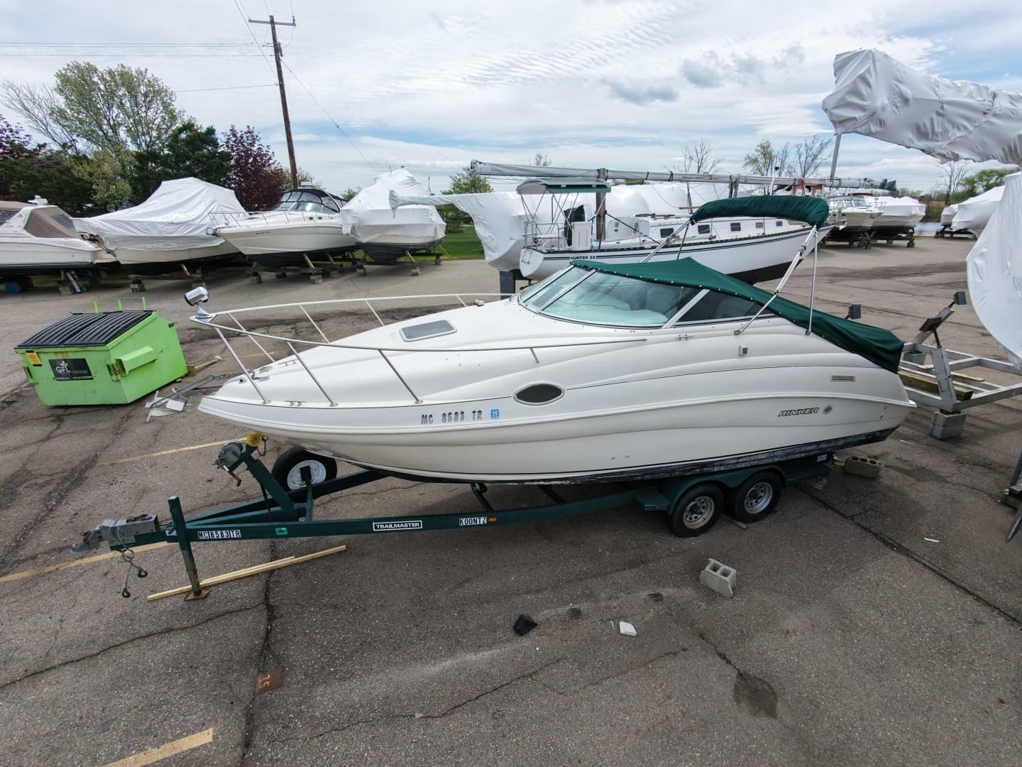 1998 Rinker 266 Fiesta Vee - Image 11