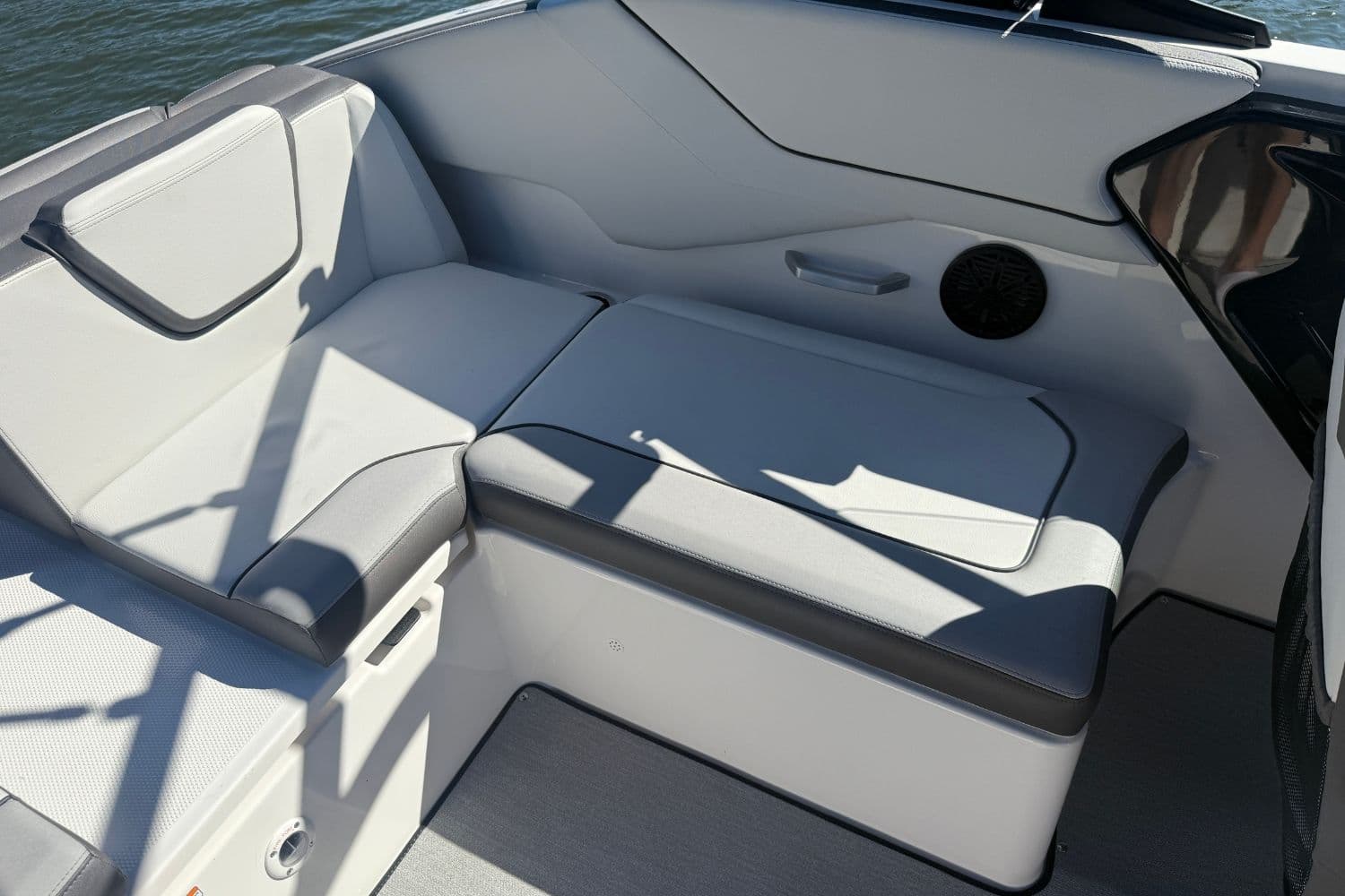 2026 Yamaha Boats AR250 - 17