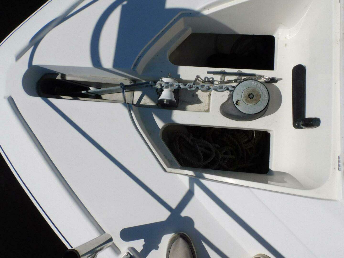 2003 Cruisers Yachts 3750 Motoryacht - Image 22