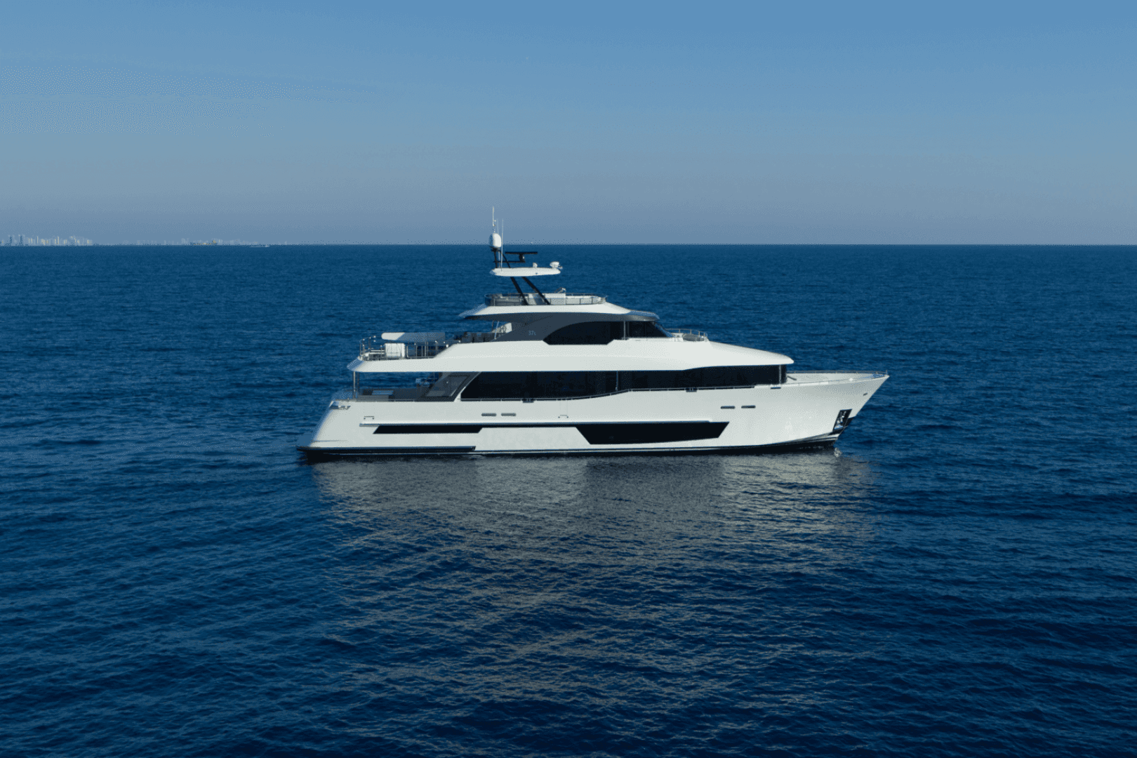 2027 Ocean Alexander 37L - Image 10