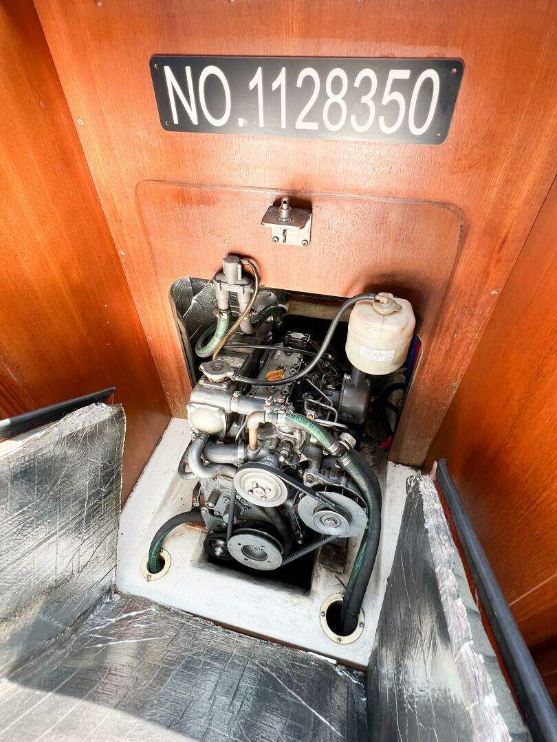 2002 Hunter 356 - Image 40
