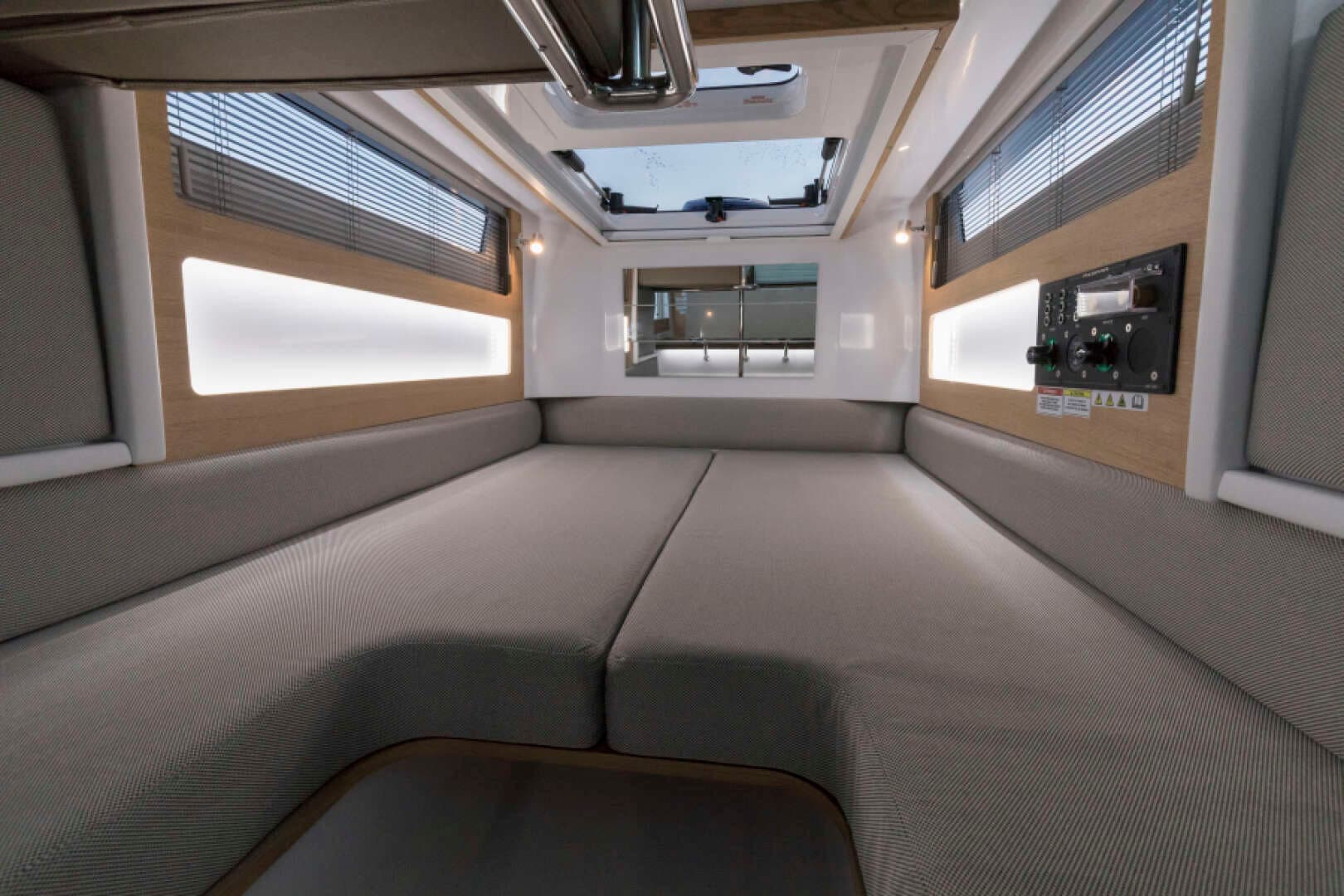 2022 Axopar 28 CABIN - Image 23