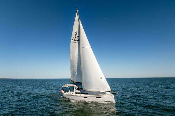 2019 Beneteau Oceanis 38.1