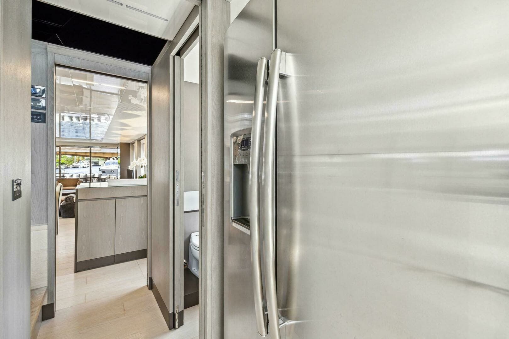 2021 Ferretti Yachts 850 - Image 43