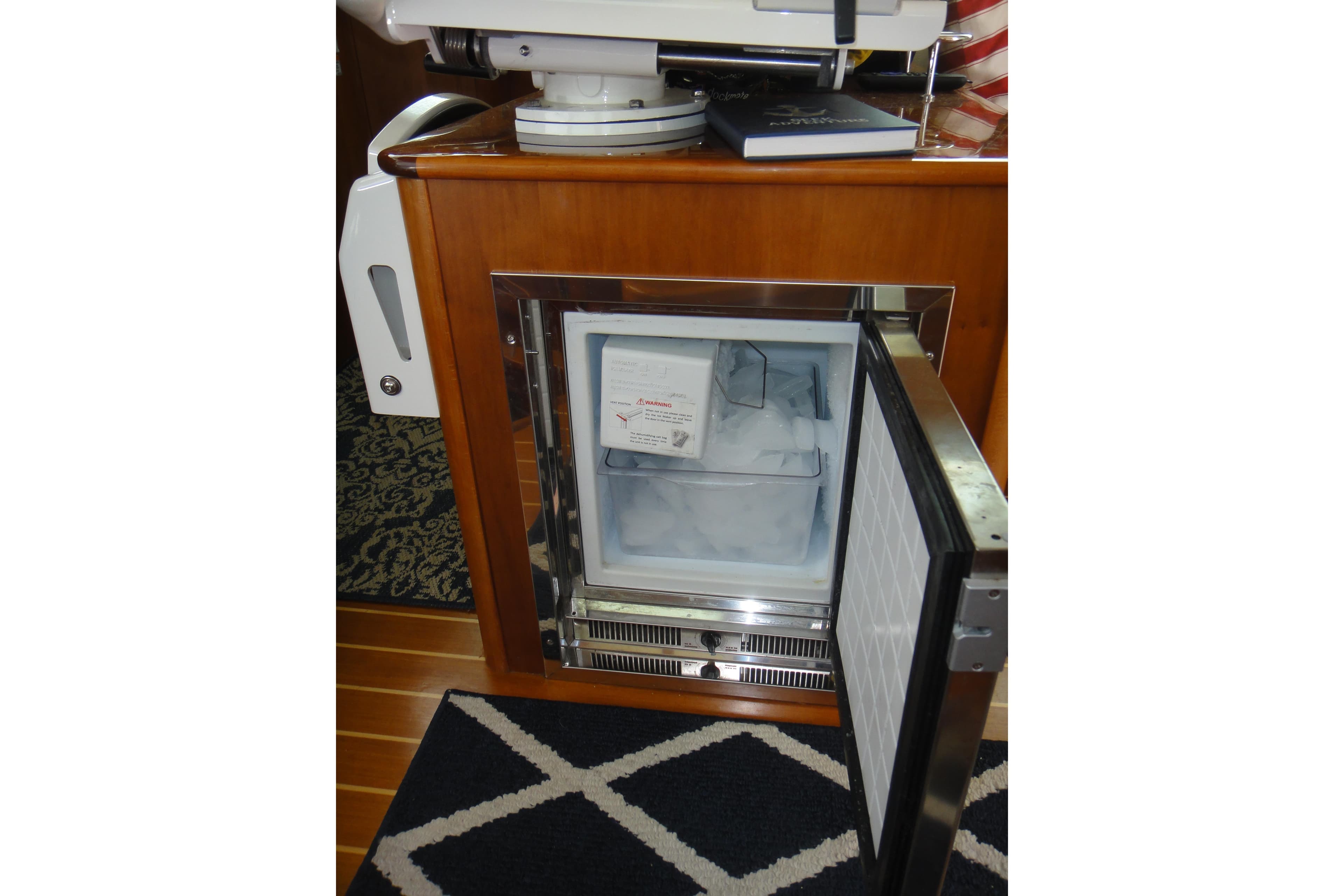 Salon Icemaker