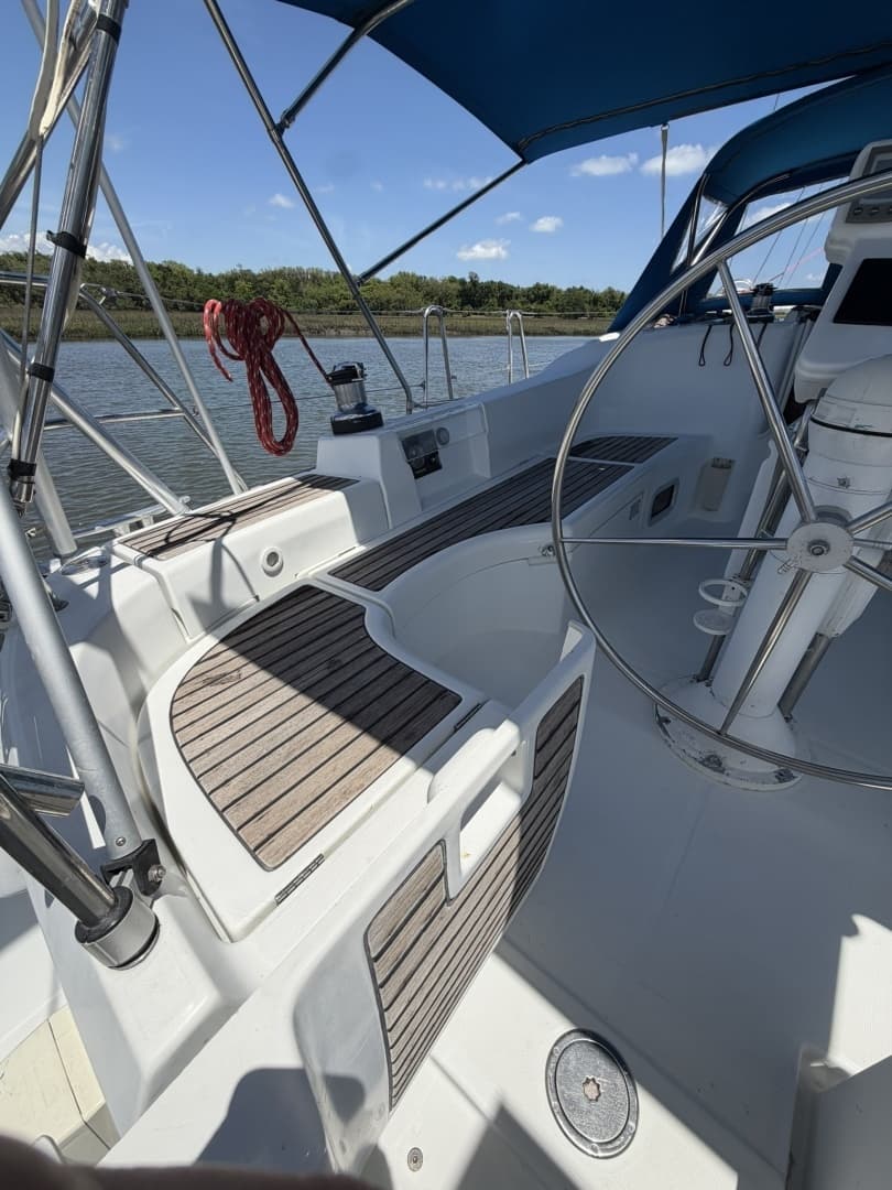 2006 Beneteau 423 - Image 26