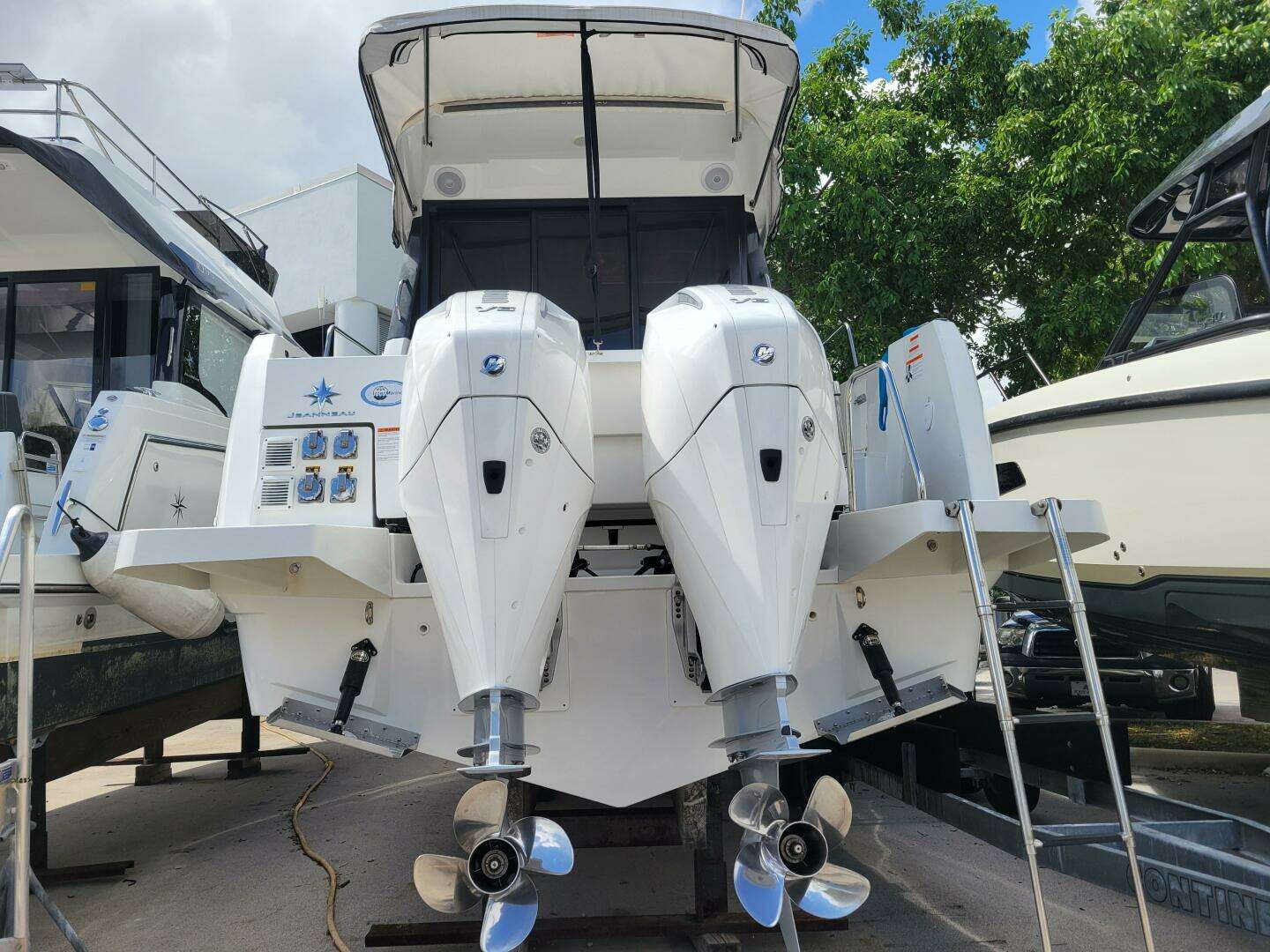 2023 Jeanneau NC895 - Image 28