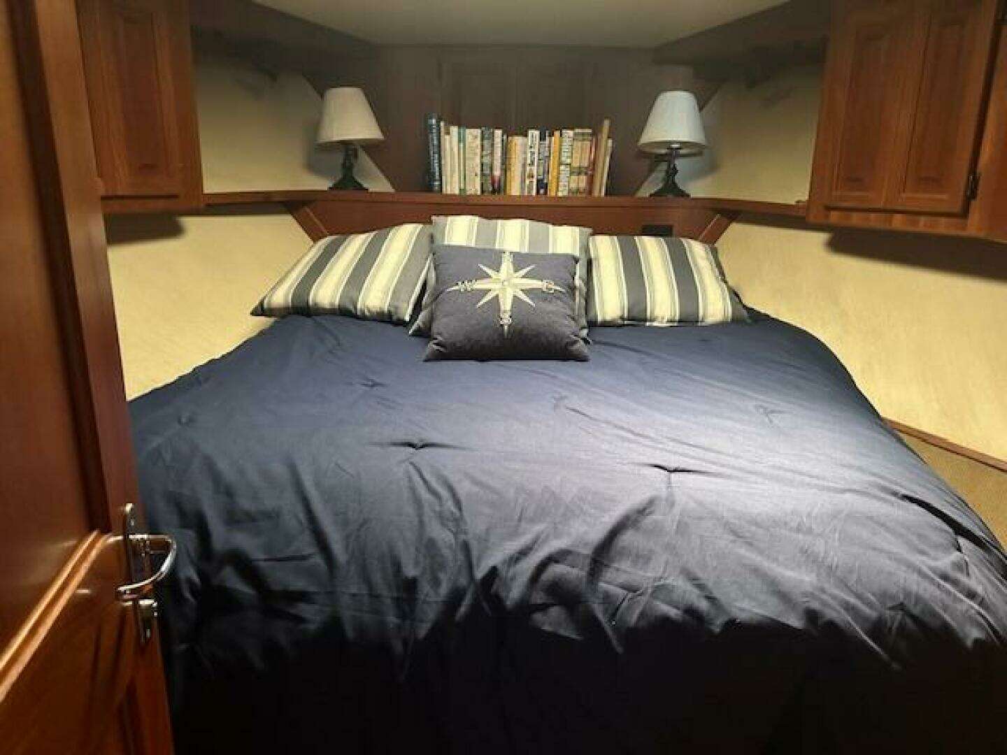 1988 Viking 45 Convertible - Image 19