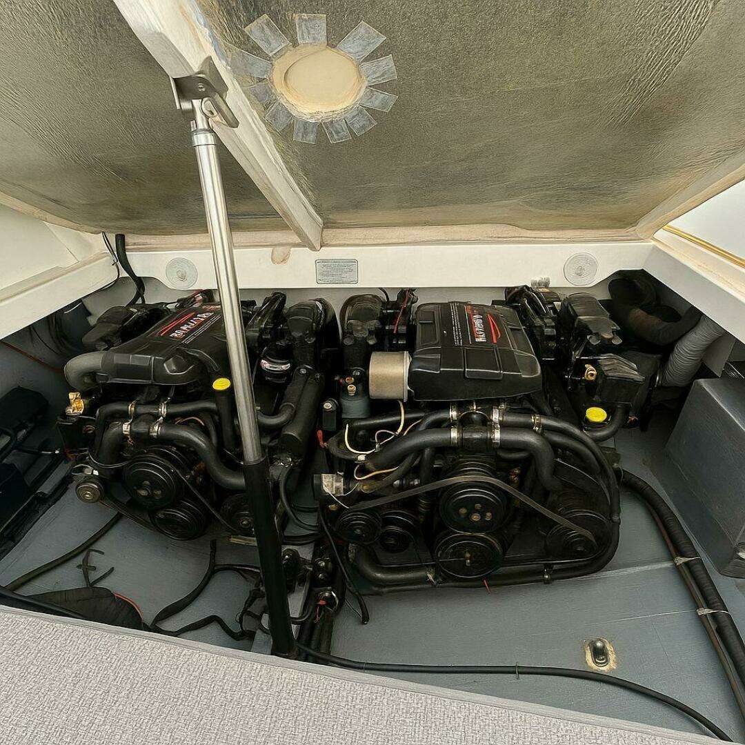 1996 Wellcraft 45 Excalibur - Image 26