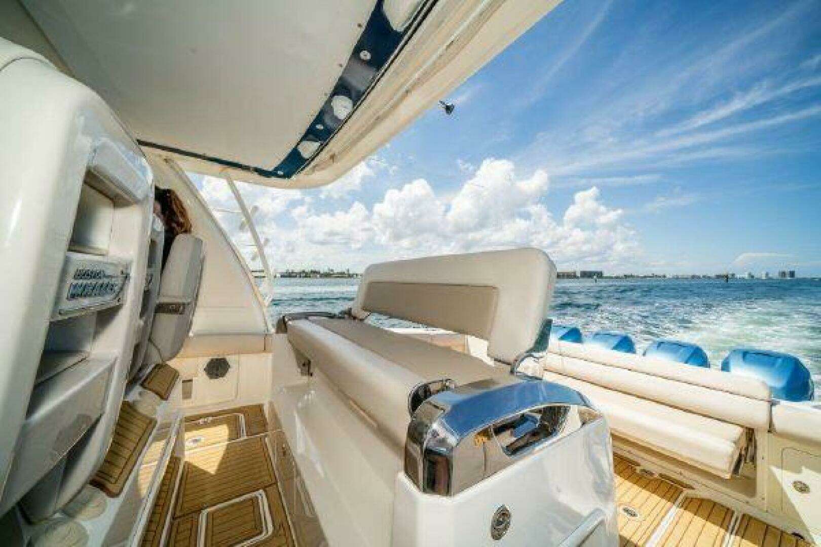 2017 Boston Whaler 42 Outrage - Image 19
