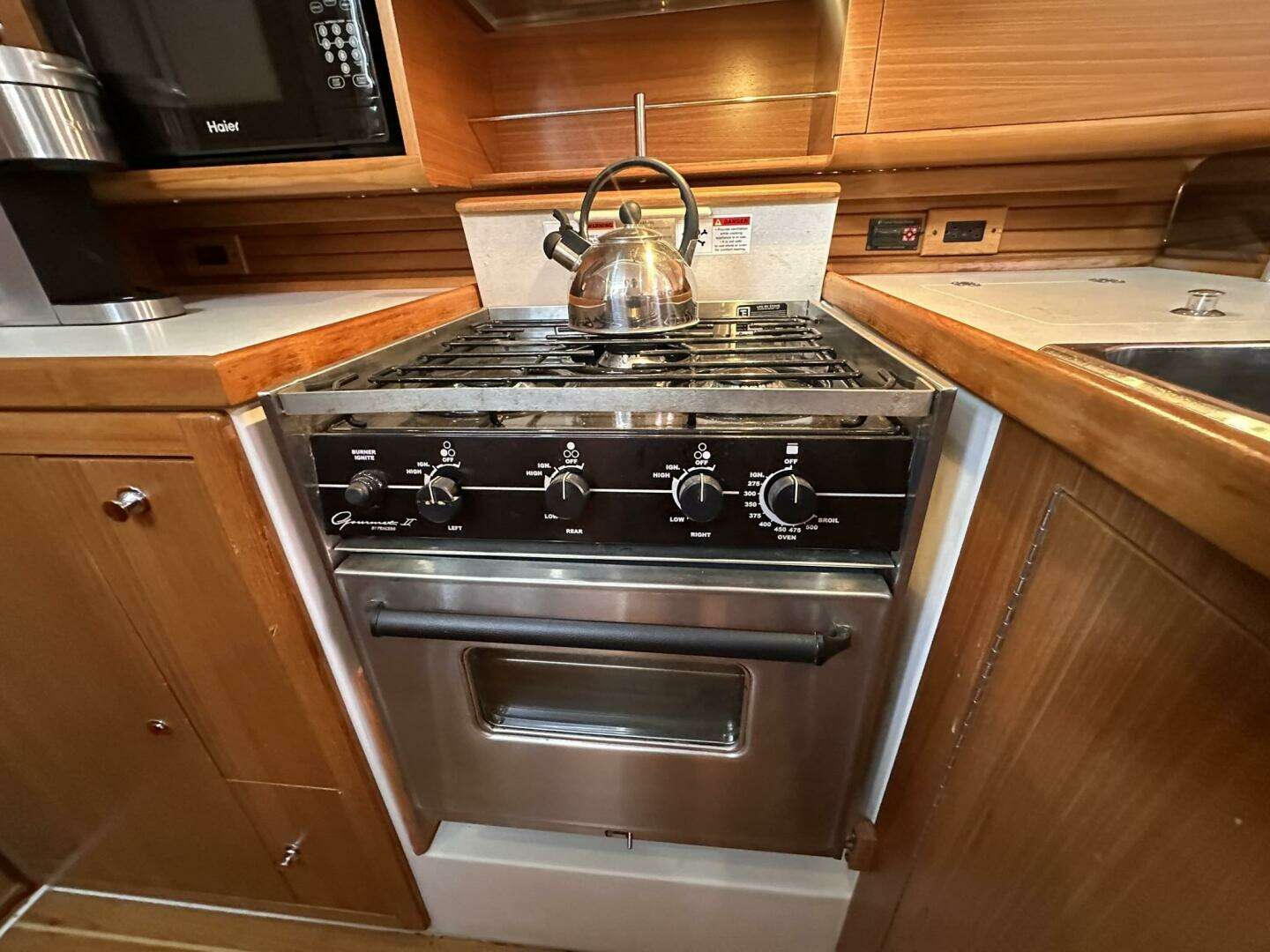 2013 Catalina 445 - Image 23