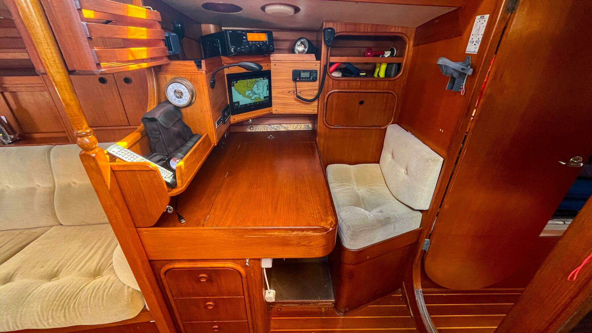 1991 Oyster Lightwave 48 - Image 23