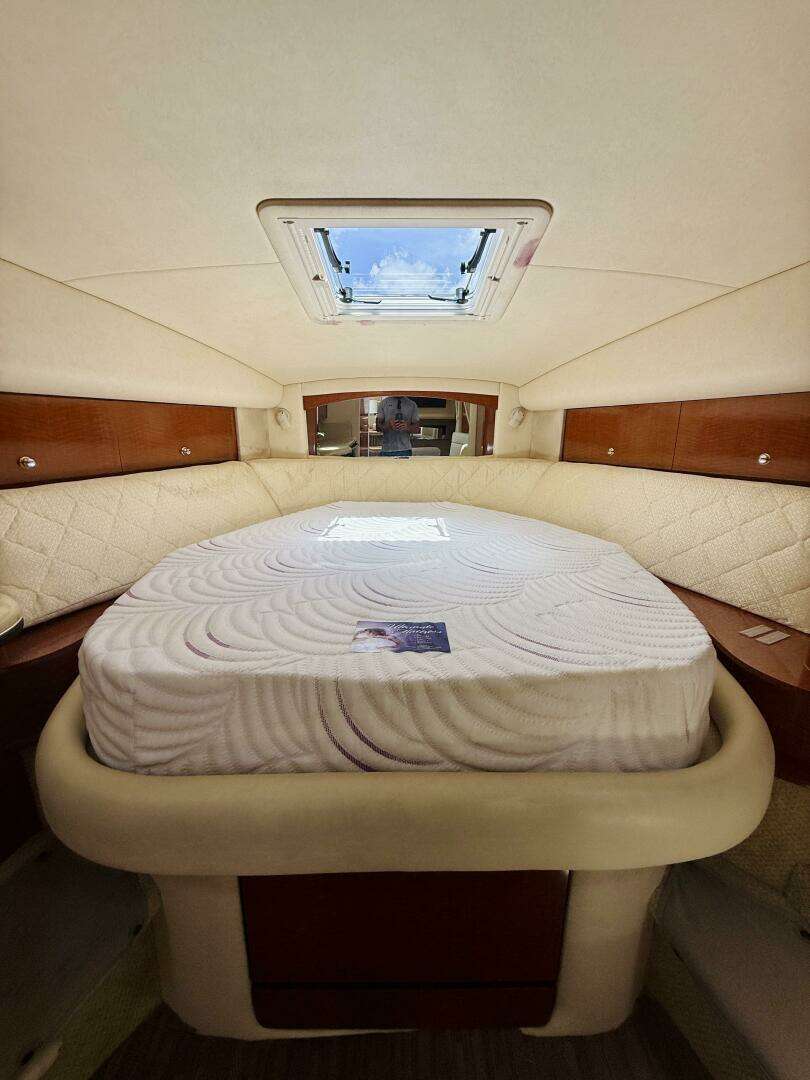 2004 Sea Ray 320 Sundancer - Image 21