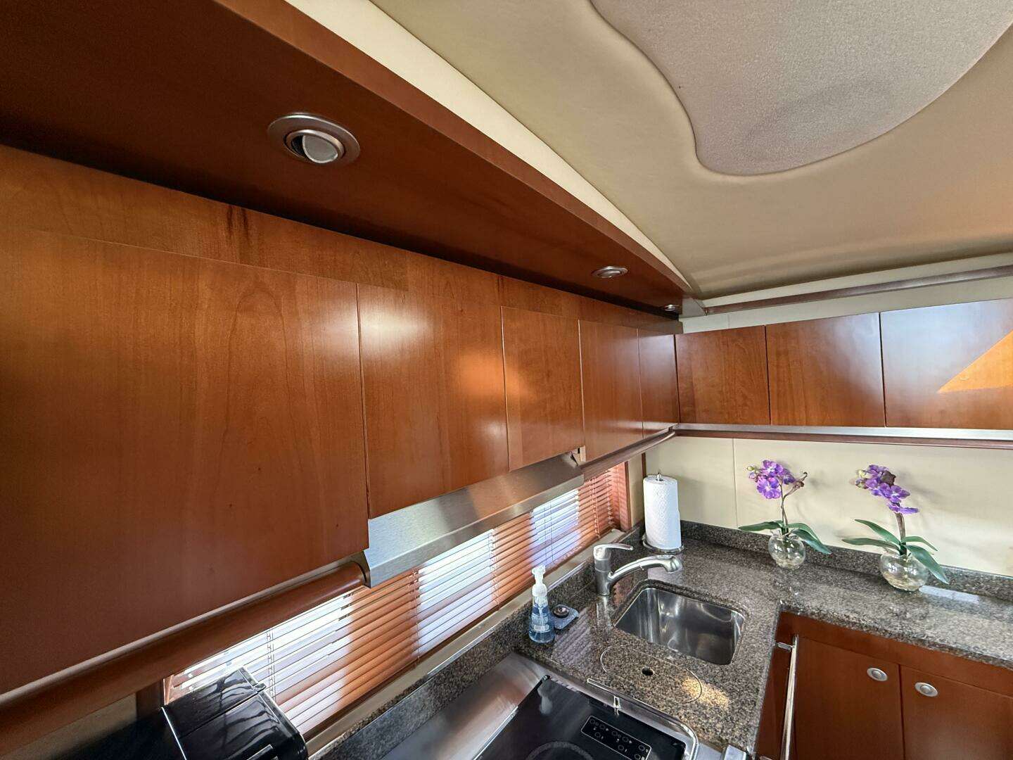 2006 Sea Ray 48 Sundancer - Image 63