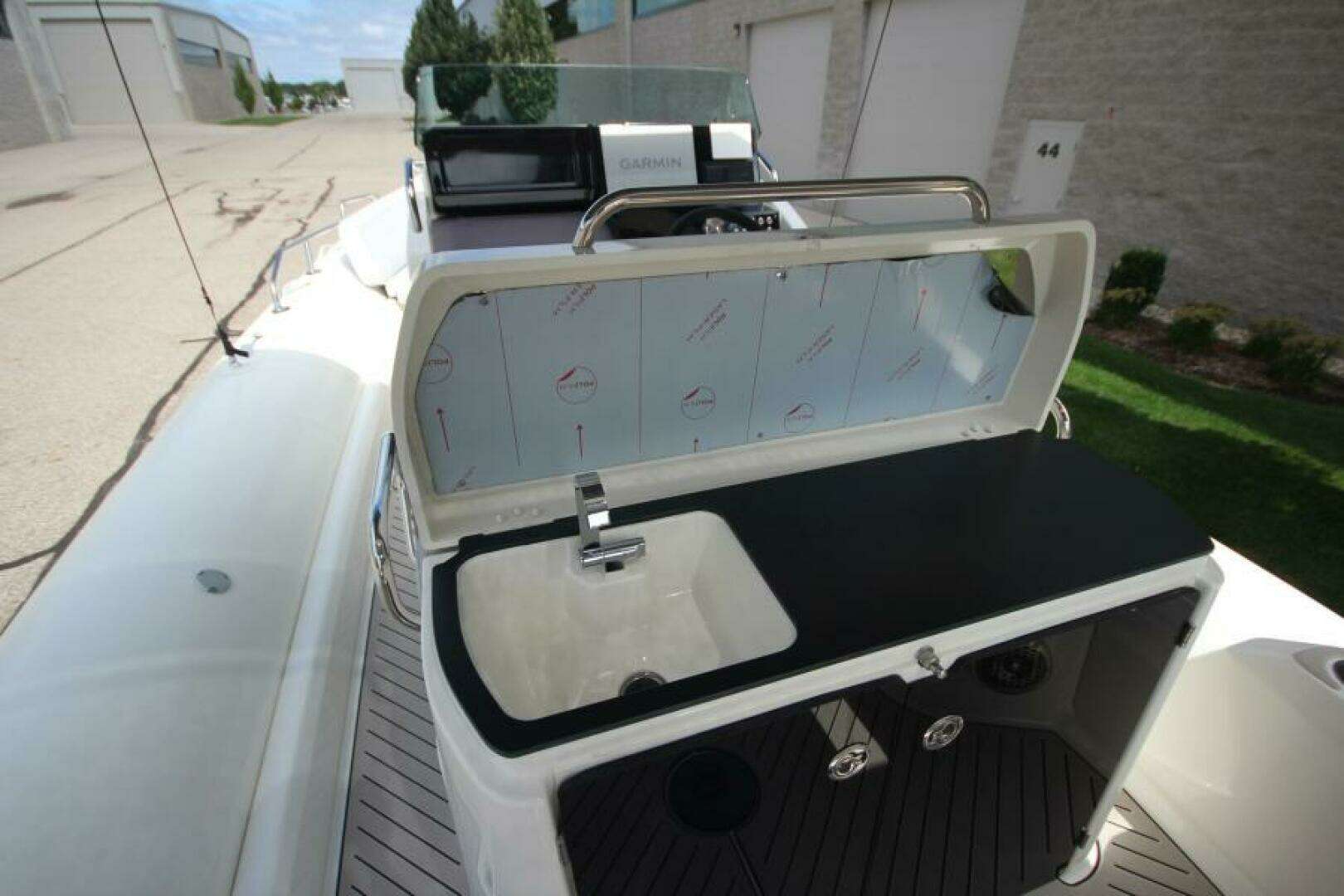 2024 Zodiac Medline 9 NEO - Image 46