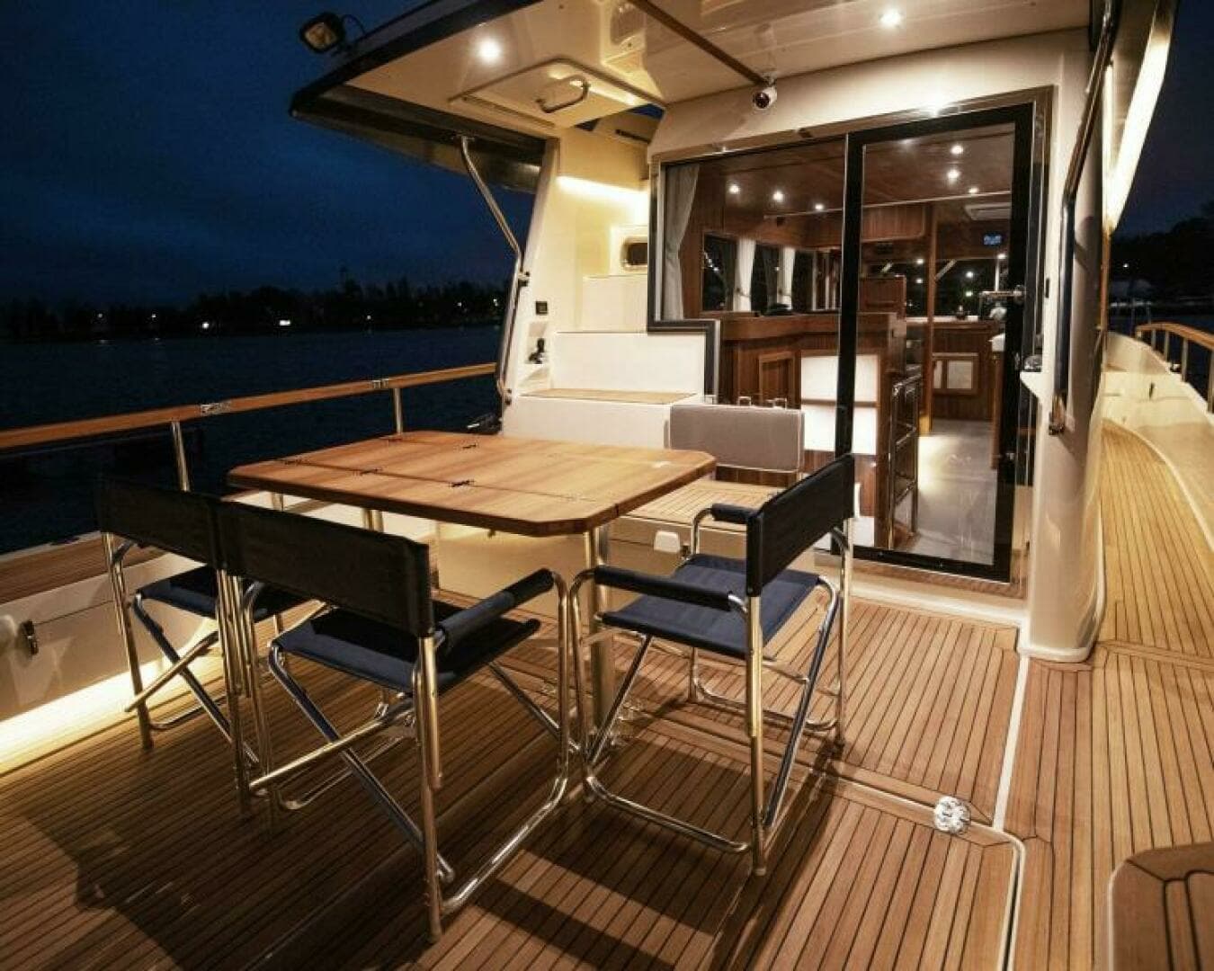 2028 Targa 46 - Image 23