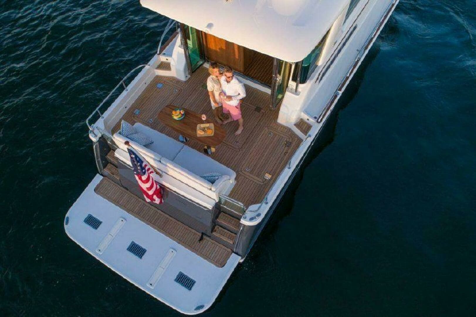 2027 Sabre 58 Salon Express - Image 3