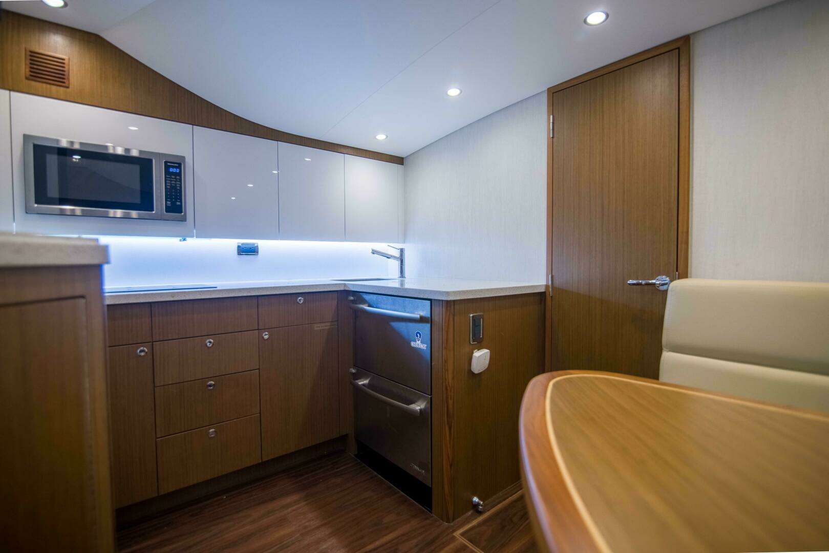2020 Cabo 40 Express - Image 36