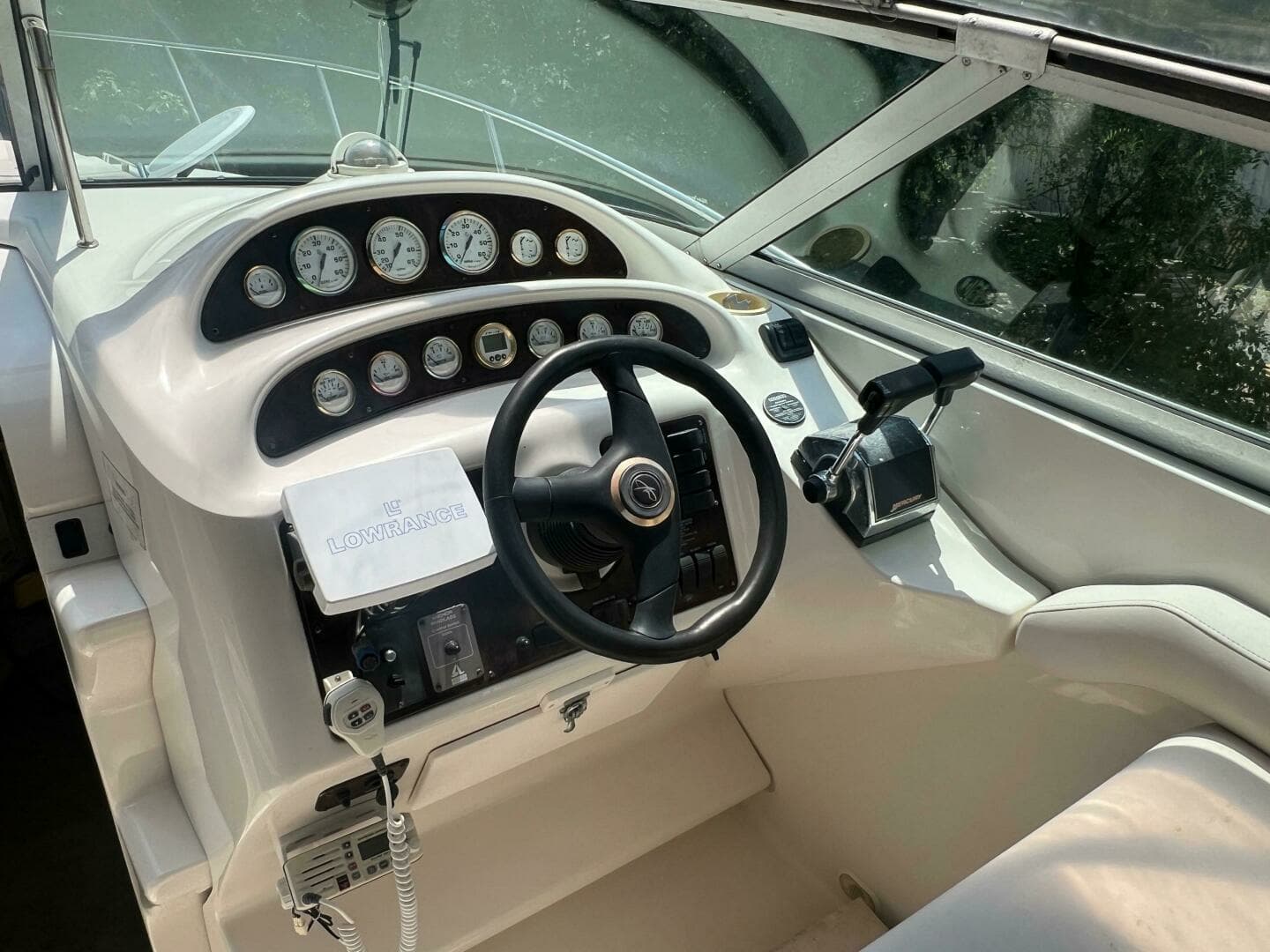 2000 Monterey 302 Cruiser - Image 6