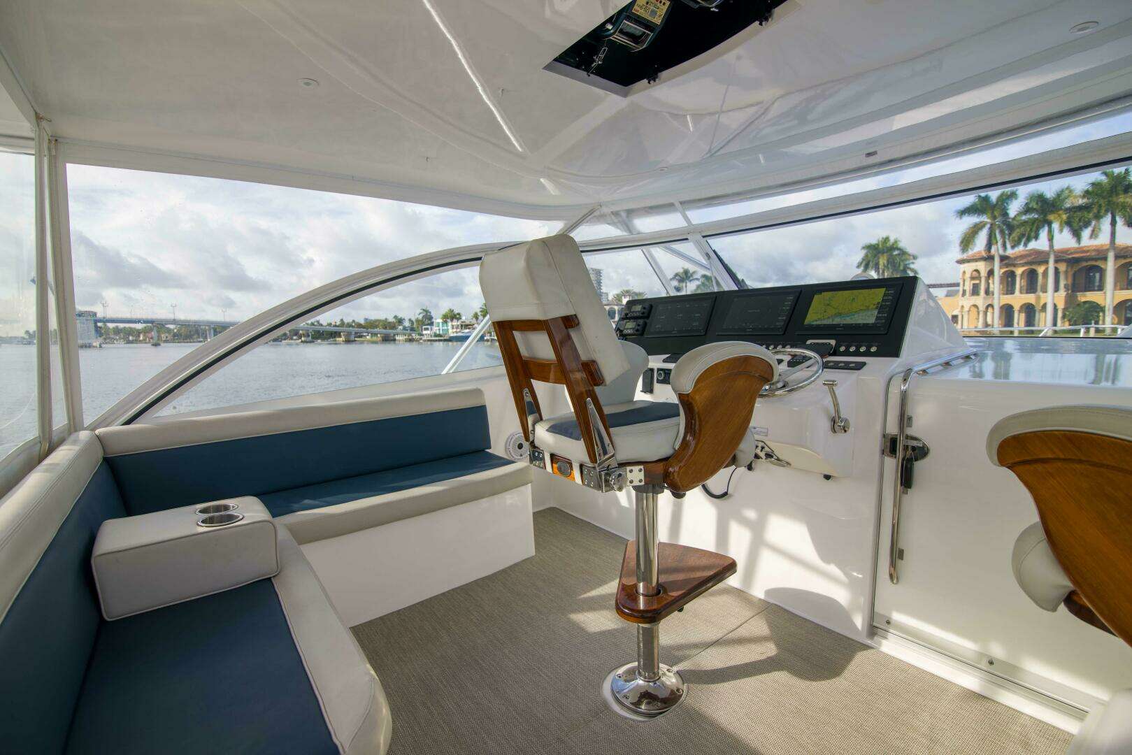 2020 Cabo 40 Express - Image 8