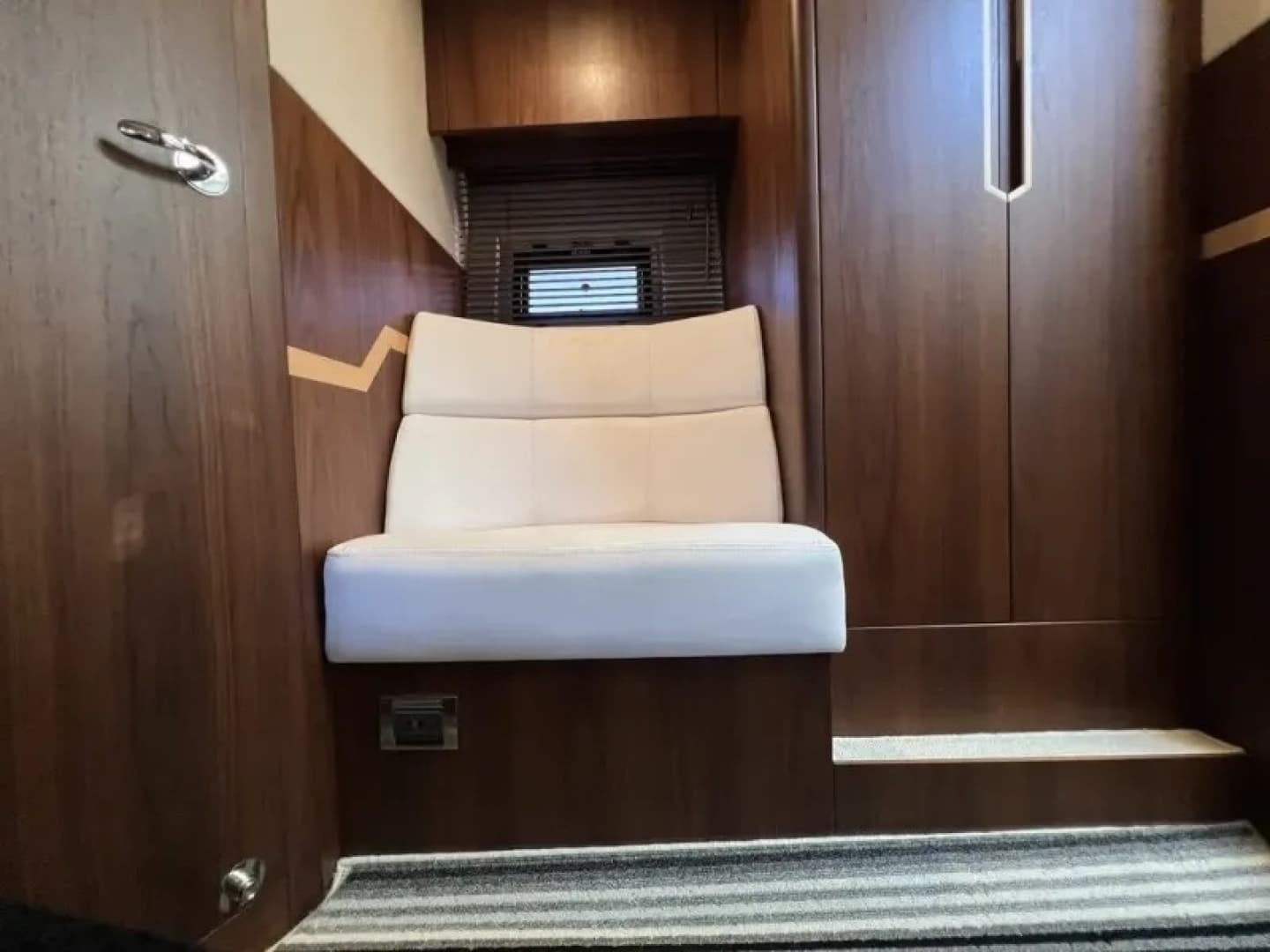 2016 Galeon 405 HTS - Image 28