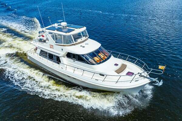 2007 Hampton 558 Pilothouse - Image 1