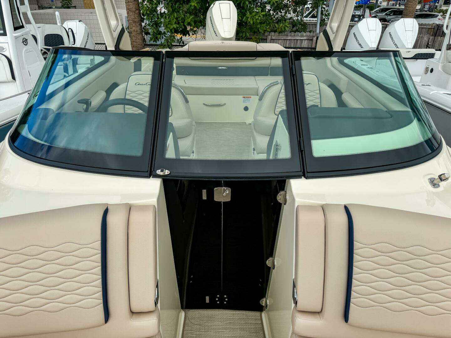 2026 Chris-Craft Sportster 28 - Image 10