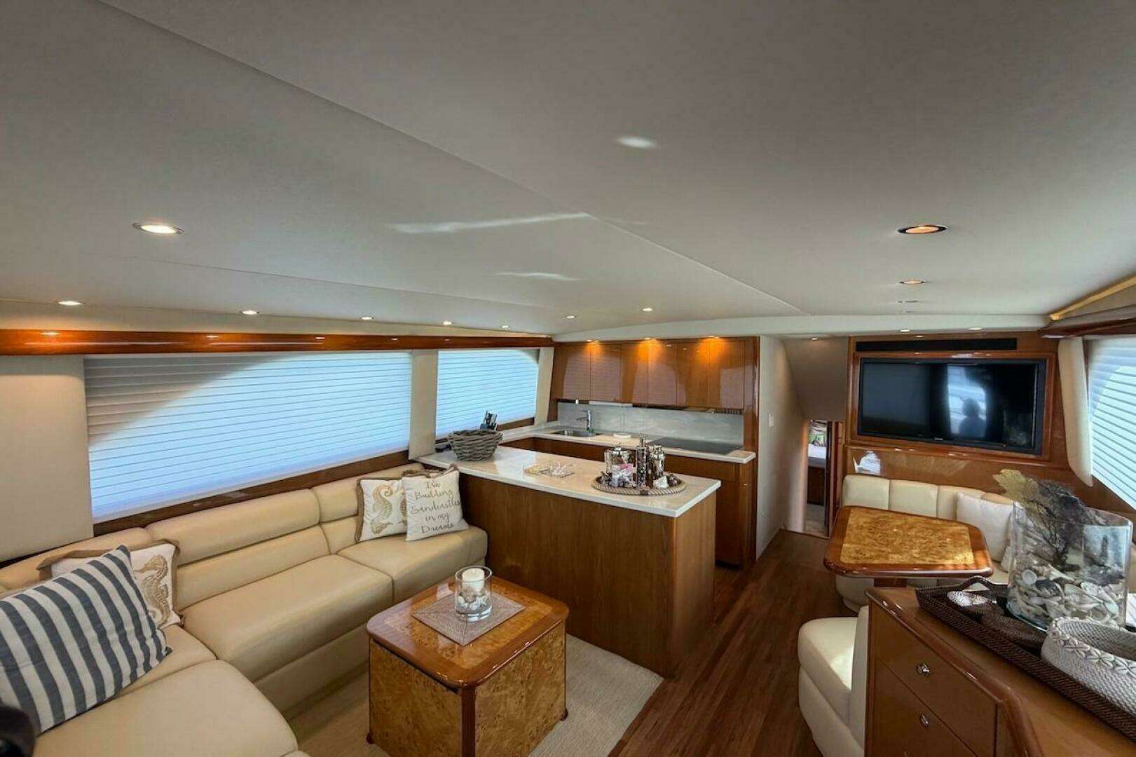 2004 Viking 56 Convertible - Image 14