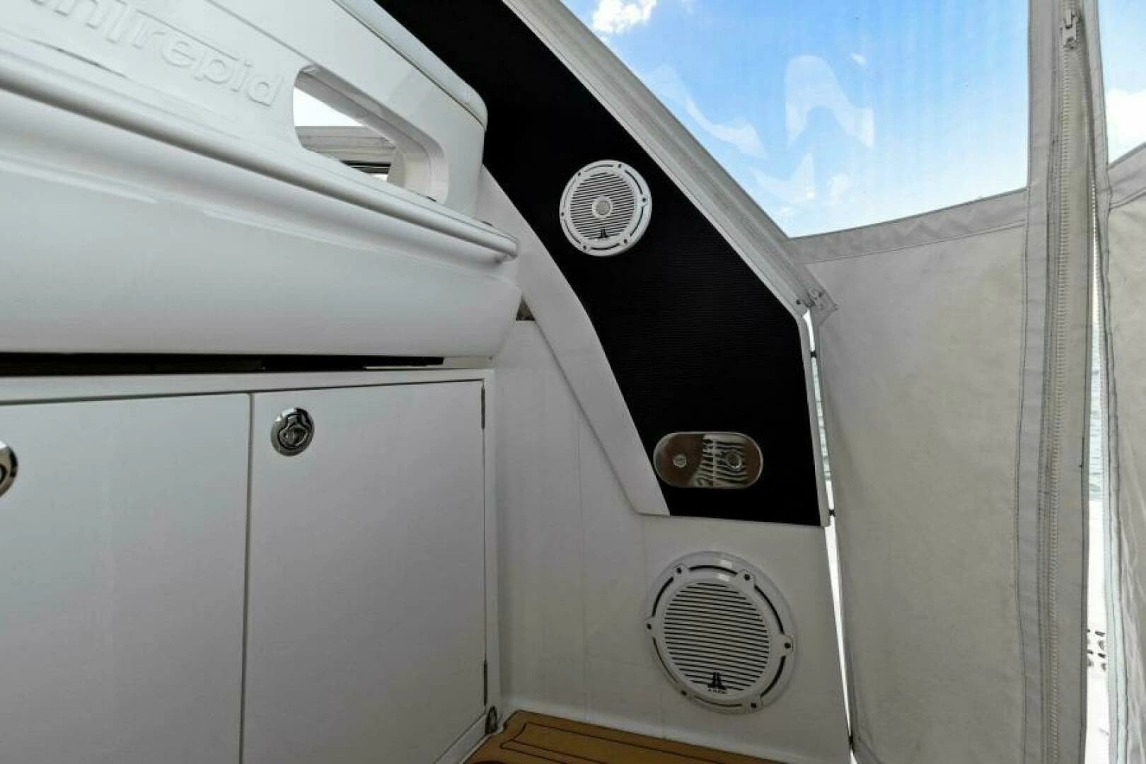 2019 Intrepid 475 Sport Yacht - Image 11