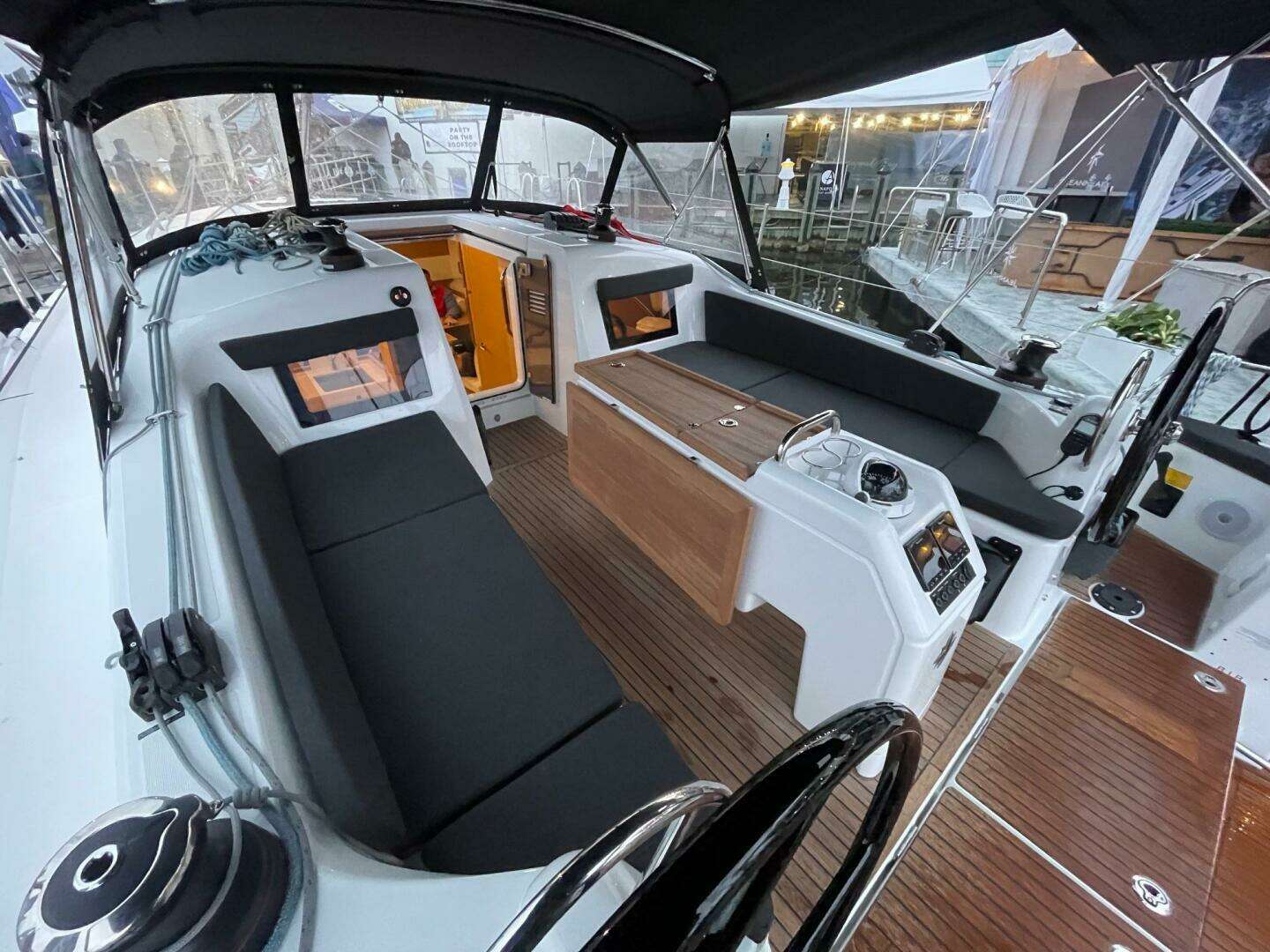 2027 Jeanneau Sun Odyssey 415 - Image 31