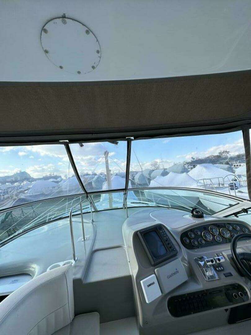 2001 Cruisers 3672 Express - Image 5