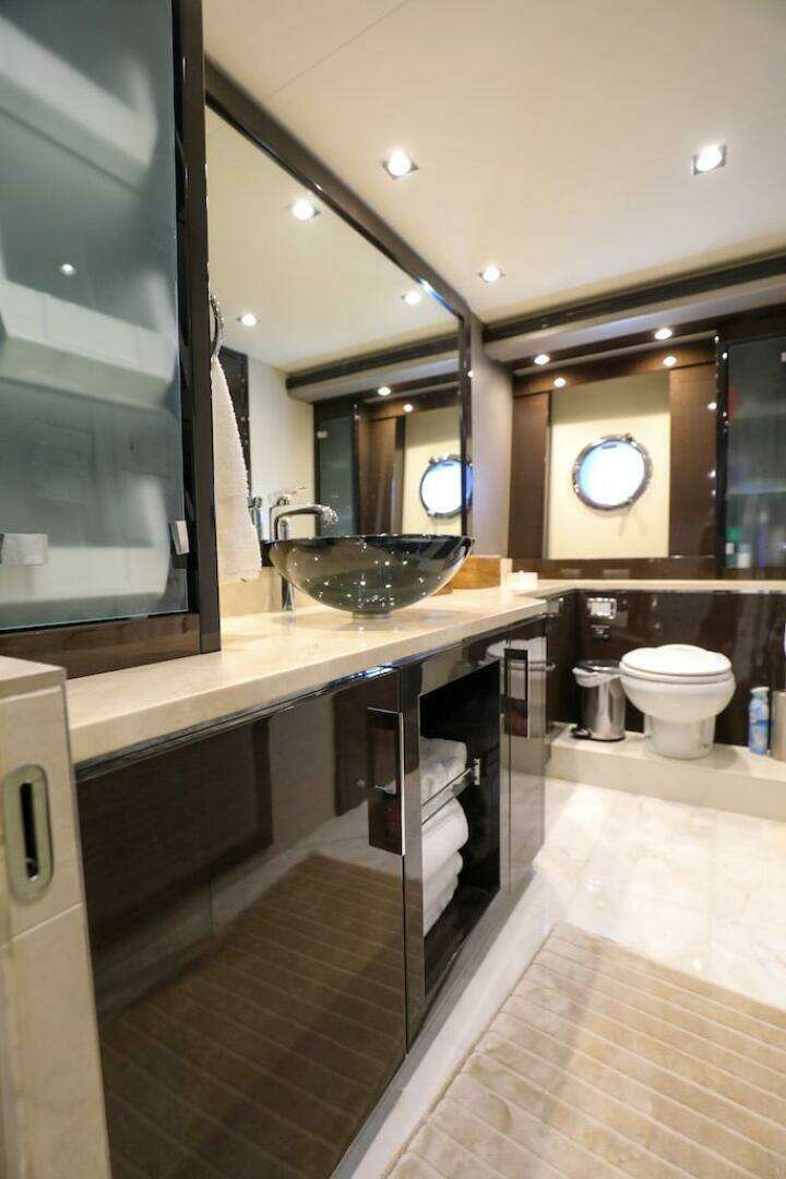 2016 Marquis 660 Sport Yacht - Image 90