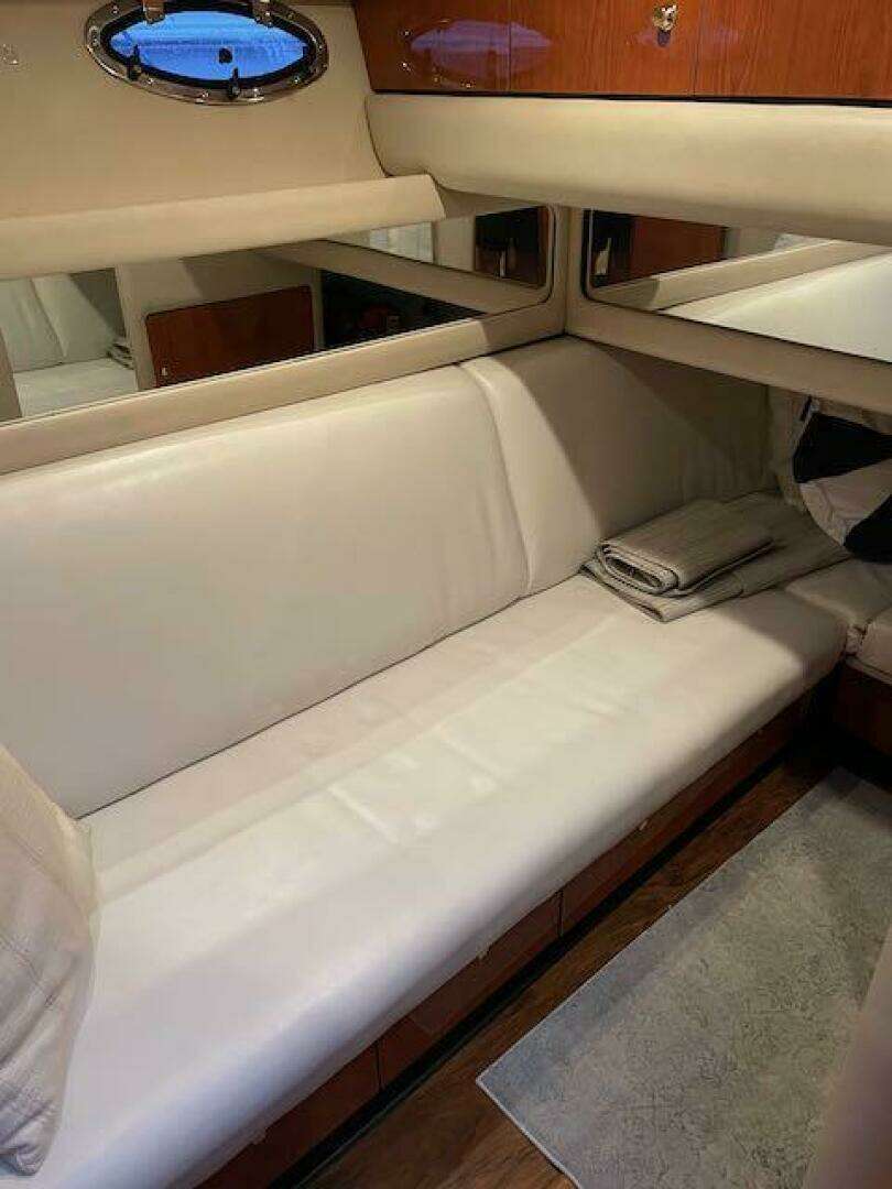 1999 Sea Ray 480 Sedan Bridge - Image 28