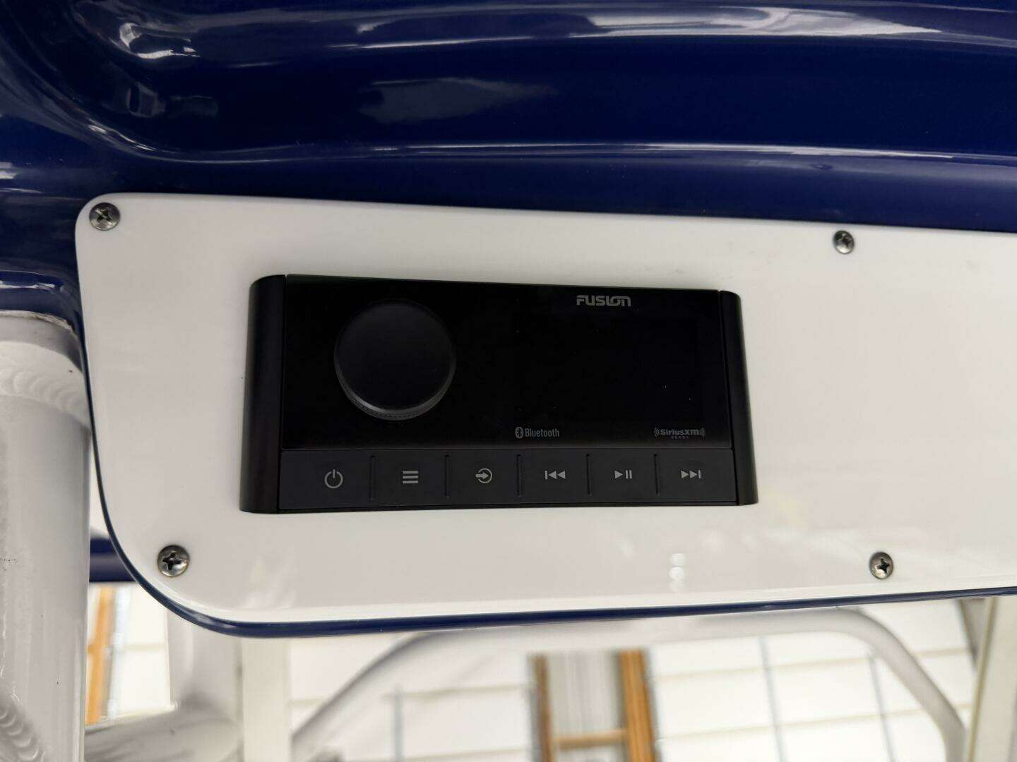 2016 Everglades 230 Center Console - Image 32