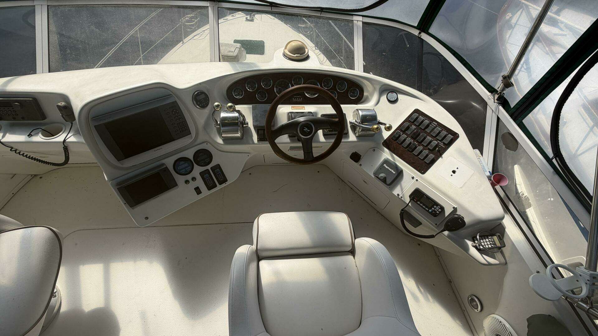 2000 Sea Ray 380 Aft Cabin - Image 16