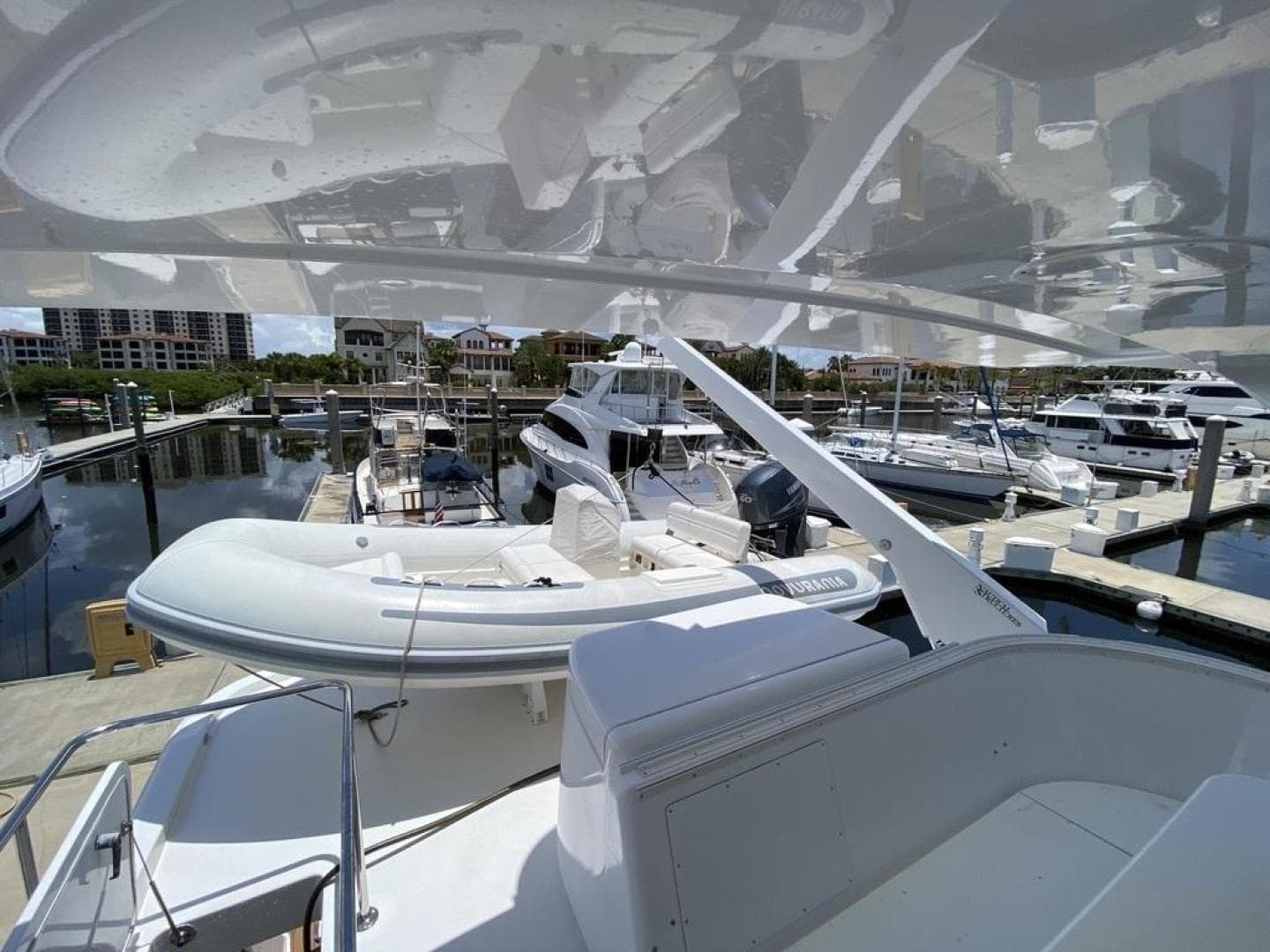 2011 Hatteras — - Image 16