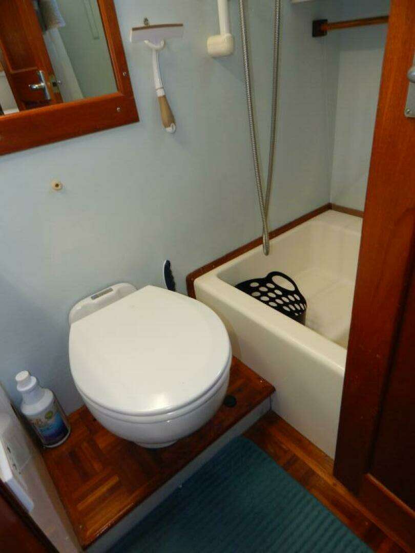 1976 Grand Banks 42 Classic - Image 22