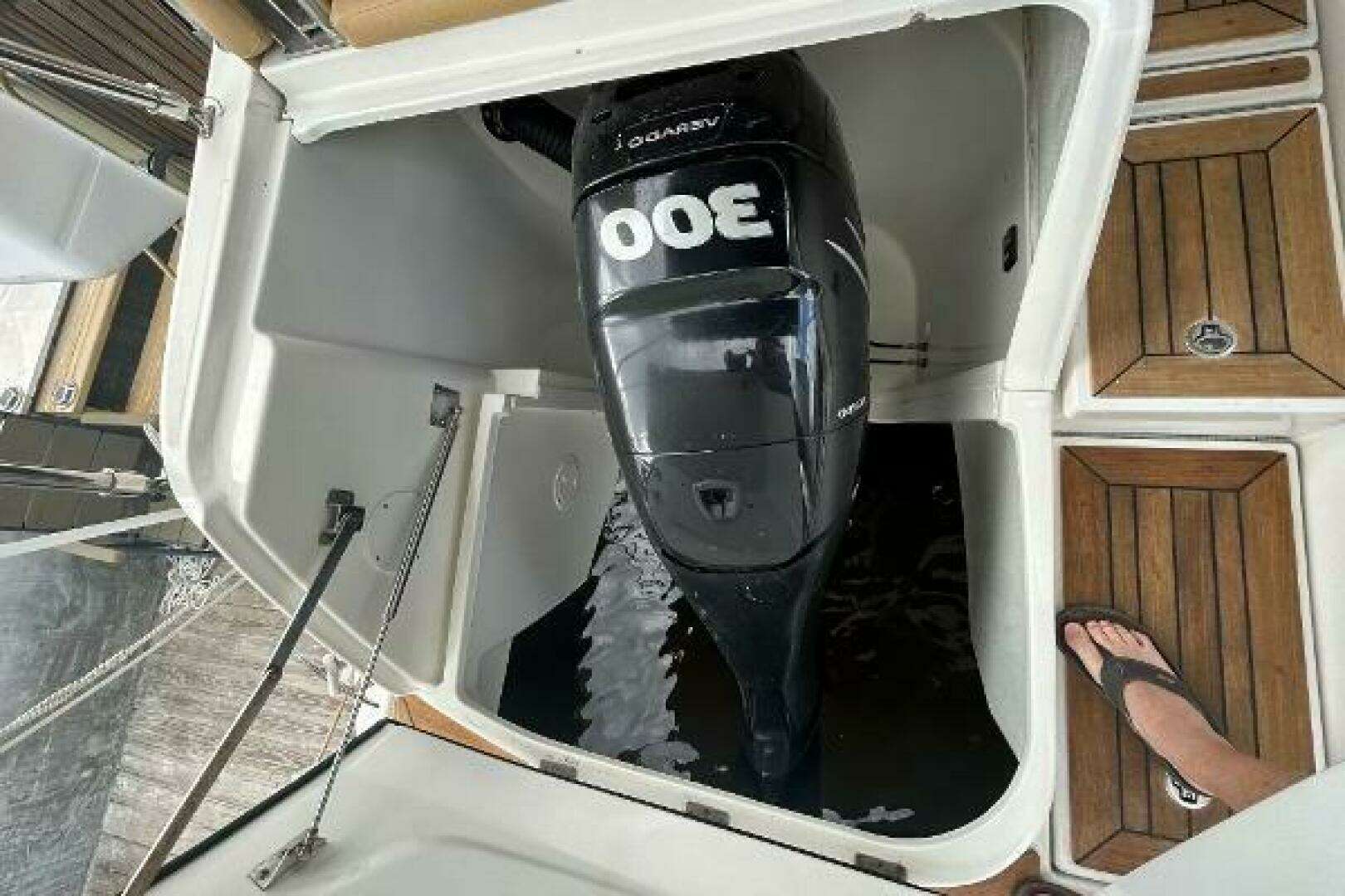 2014 Sea Ray 370 Venture - Image 39