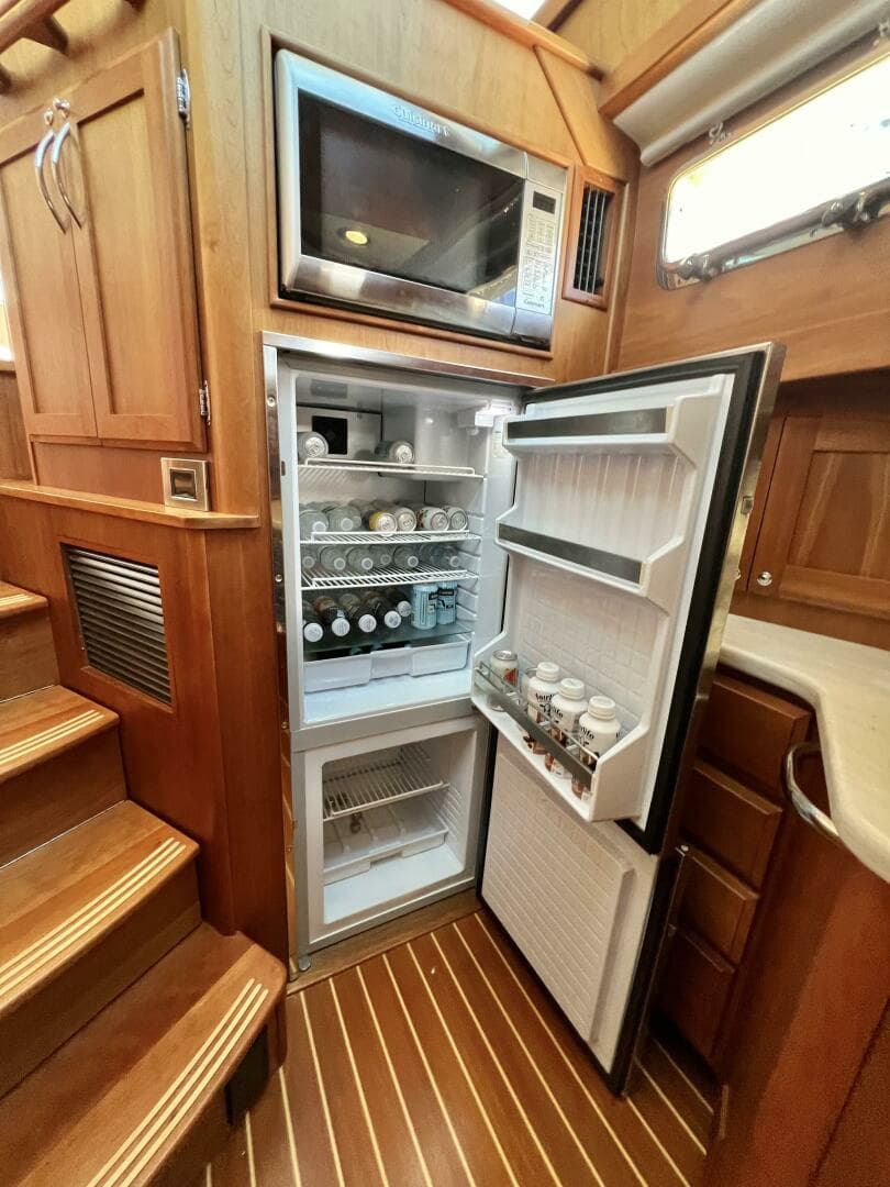 2017 Sabre 48 Salon Express - Image 24