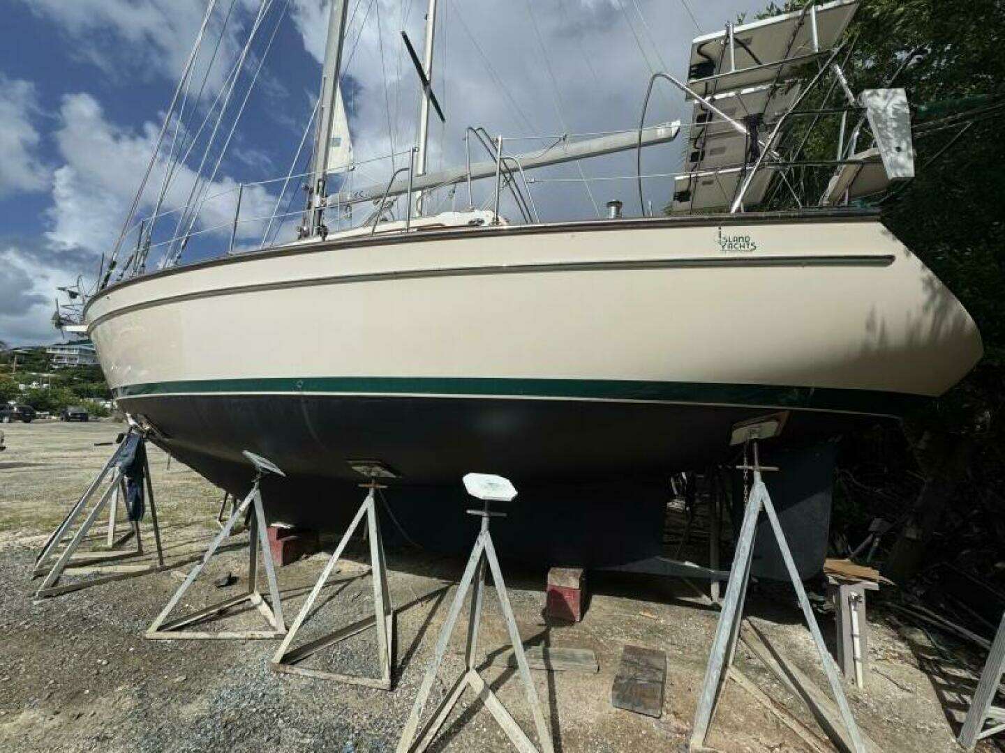 2011 Island Packet 370 - Image 27