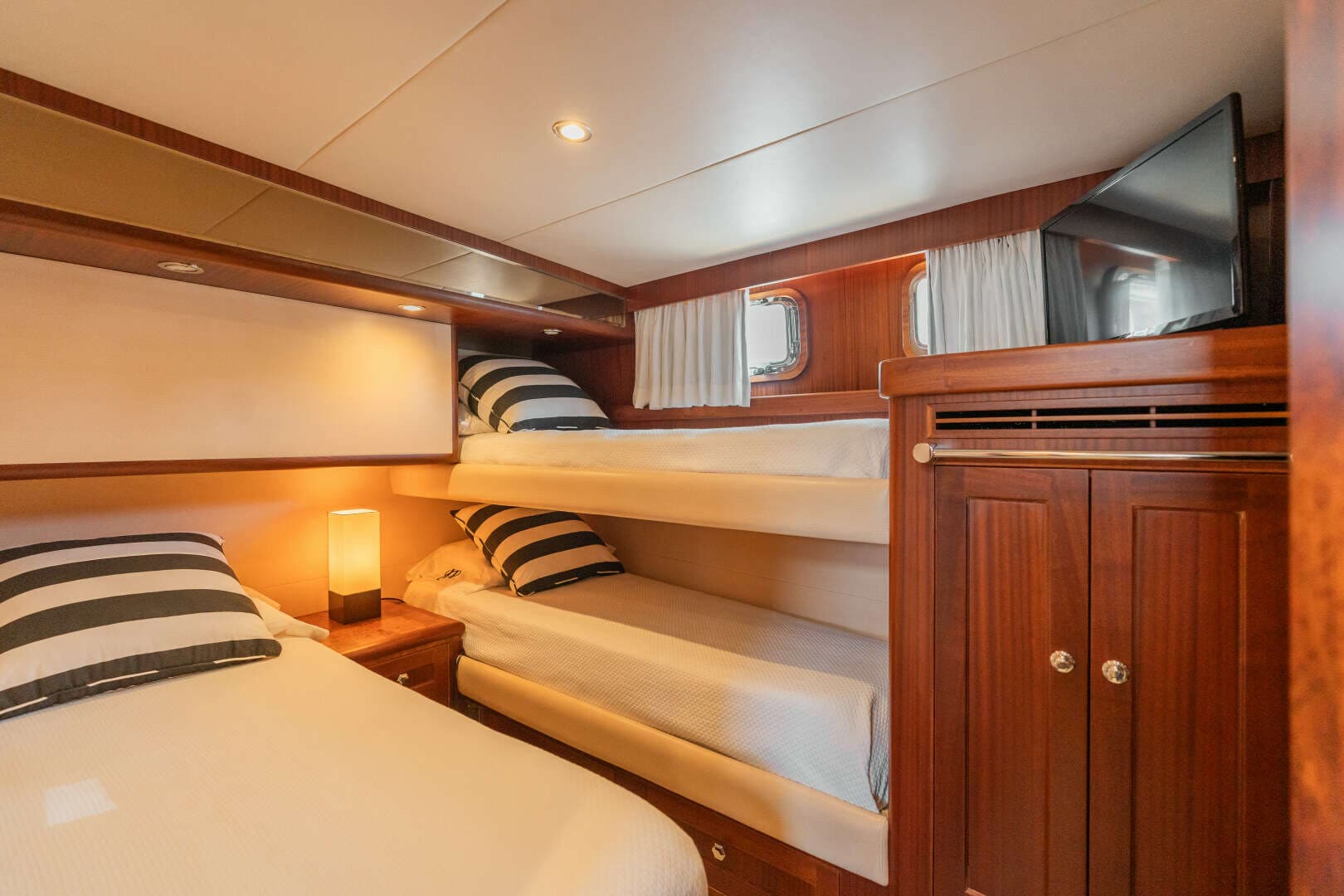 2013 Ocean Alexander 65 PILOTHOUSE - Image 51