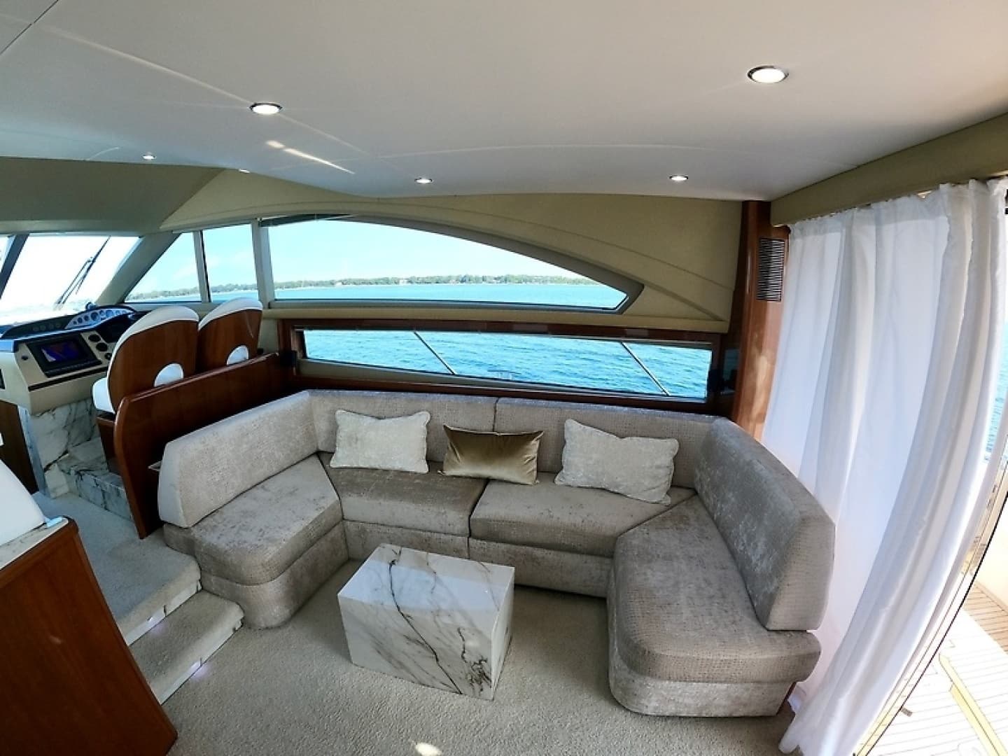 2009 Princess F54 flybridge - Image 31
