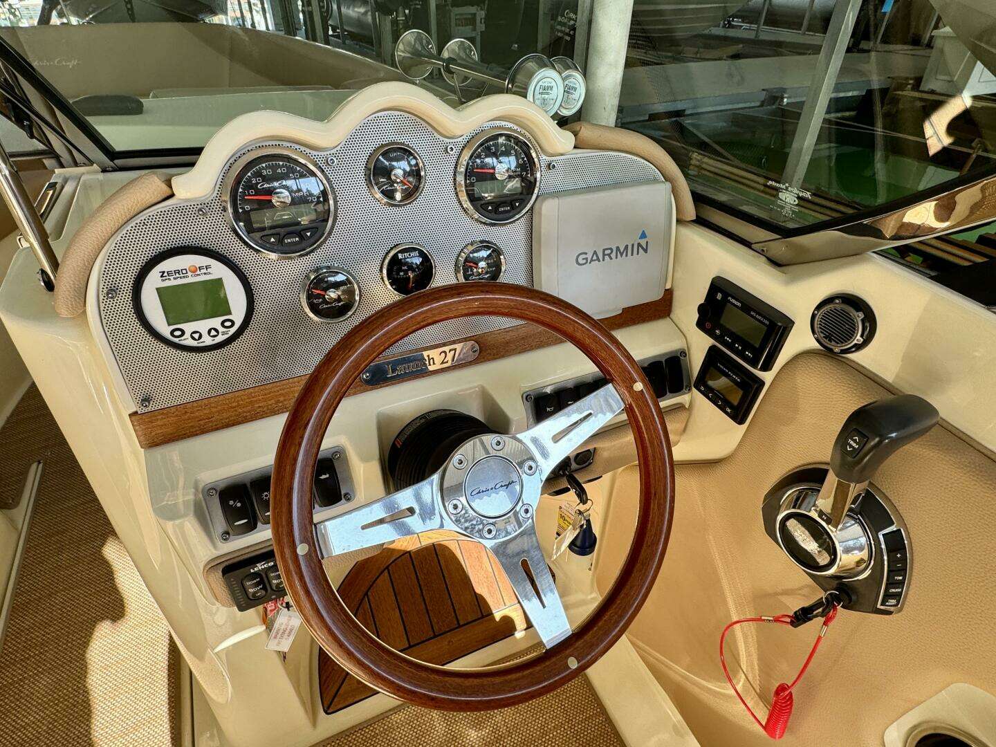 2018 Chris-Craft Launch 27 Heritage Trim Edition - Surf - Image 24