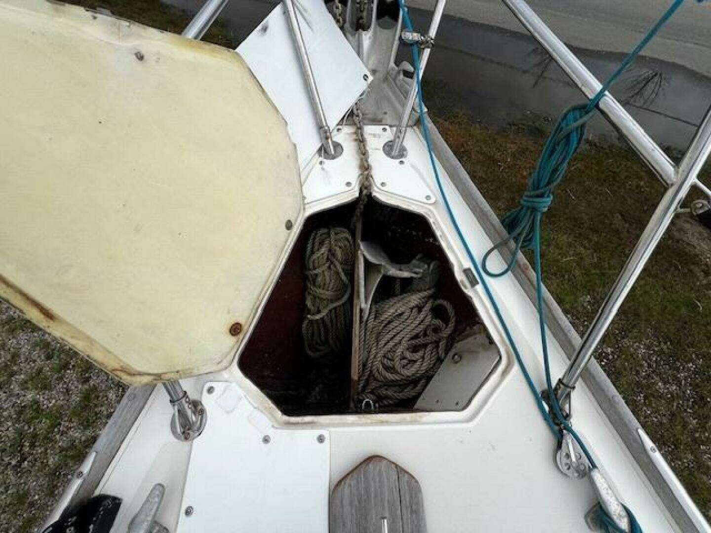 1987 Sabre 34 Mark II - Image 26