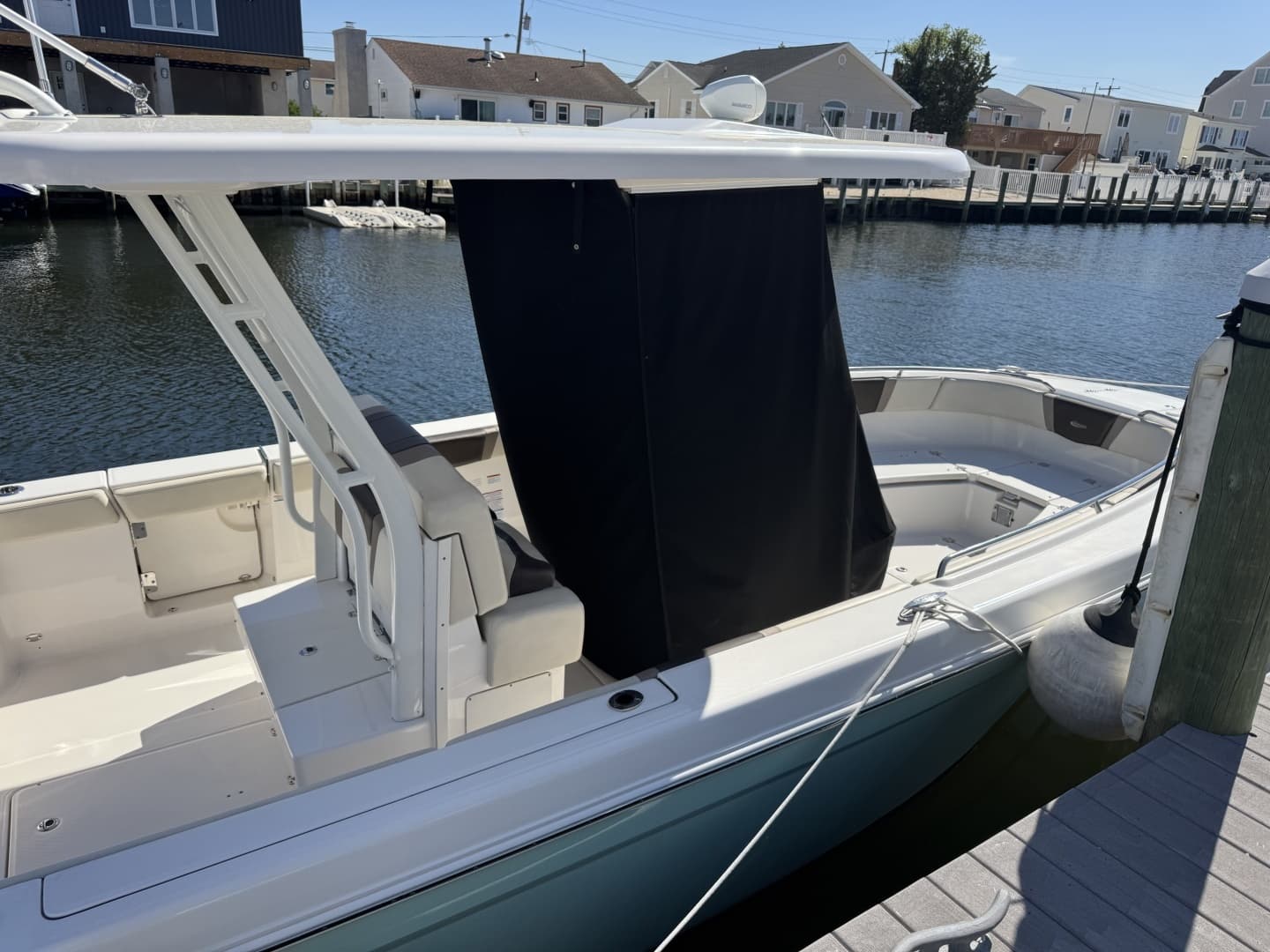 2020 Robalo R272 Center Console - Image 22