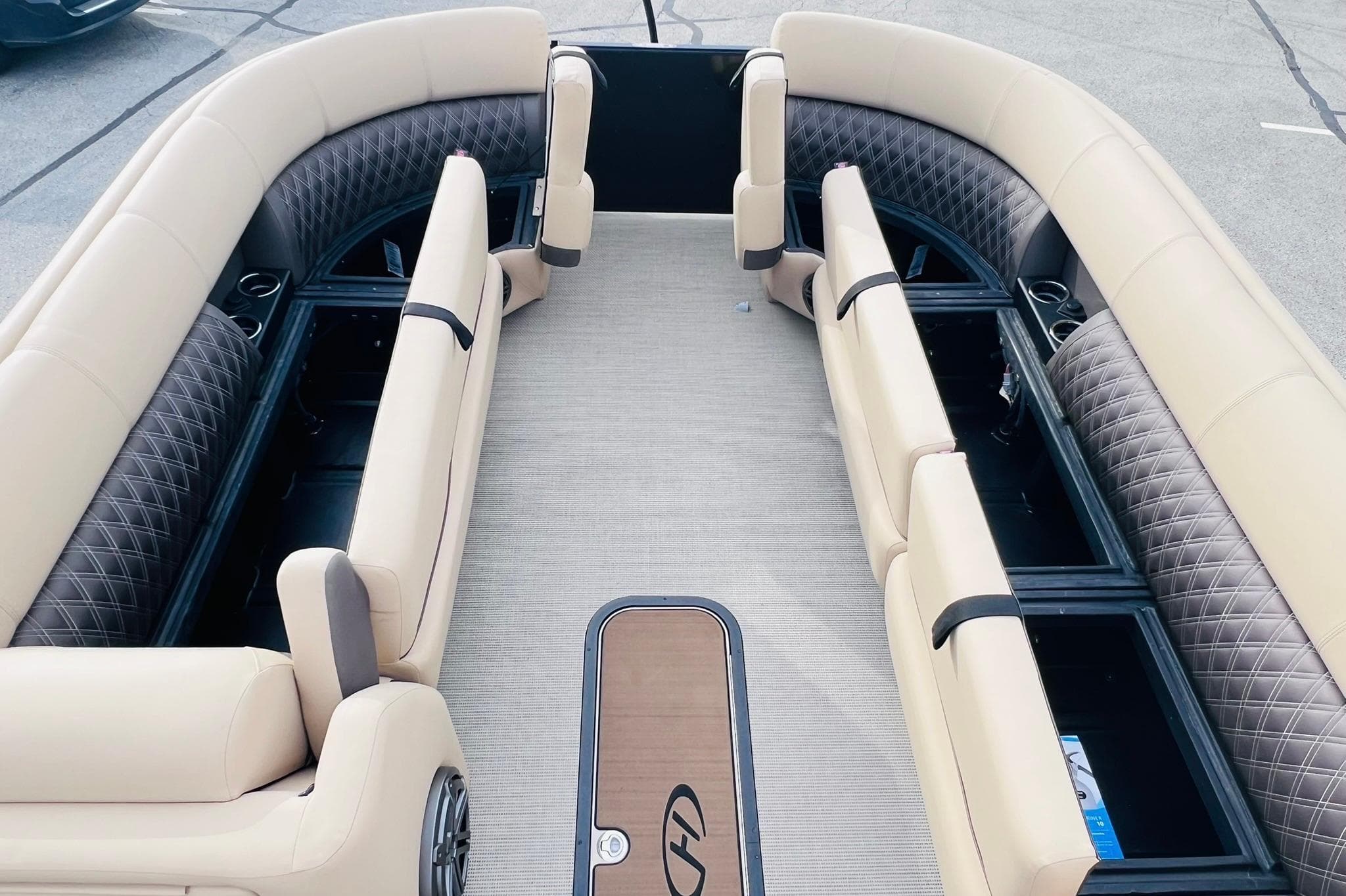 2024 Harris Sunliner 250 interior with luxurious seating and modern design.