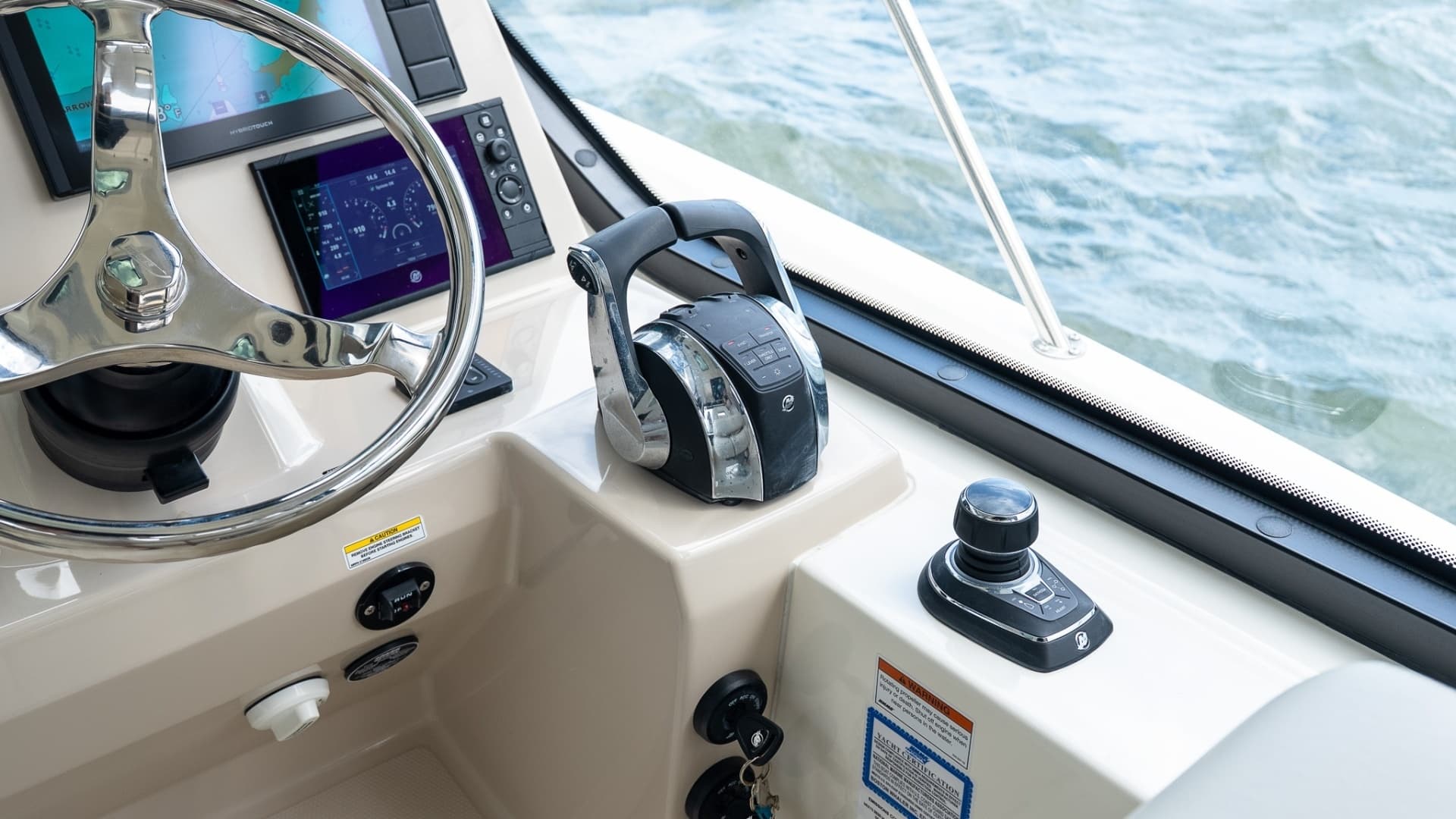 2020 Boston Whaler 325 Conquest - Image 40