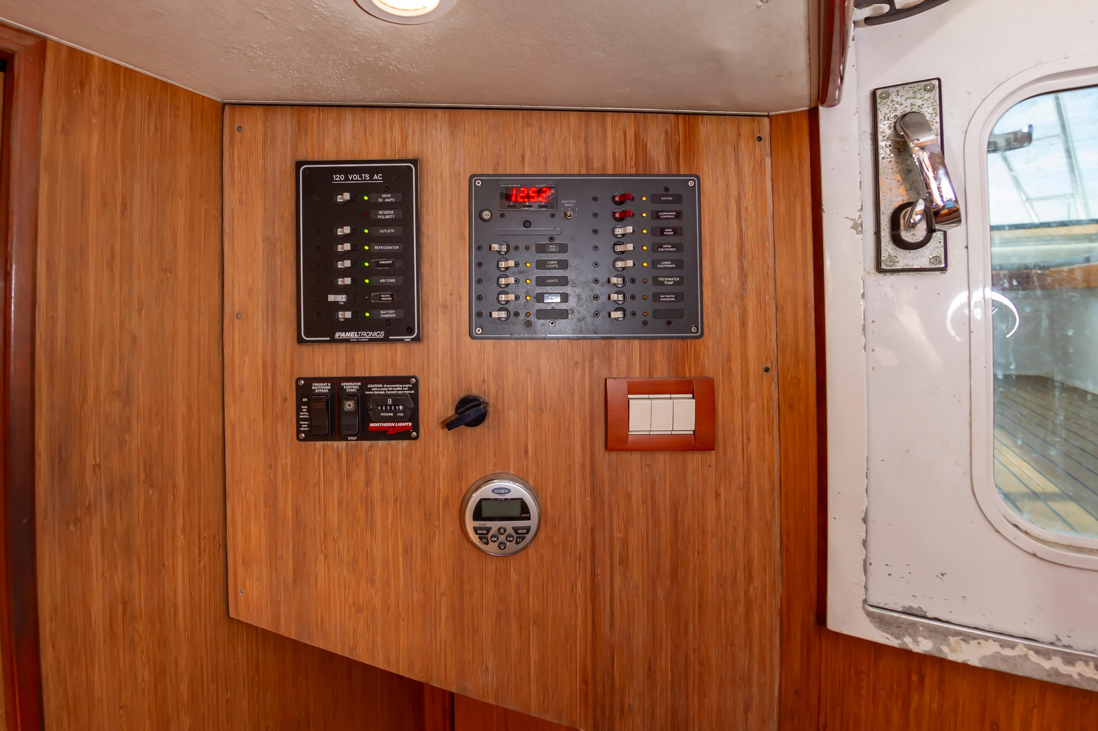2008 Custom Carolina 42 Express - 31