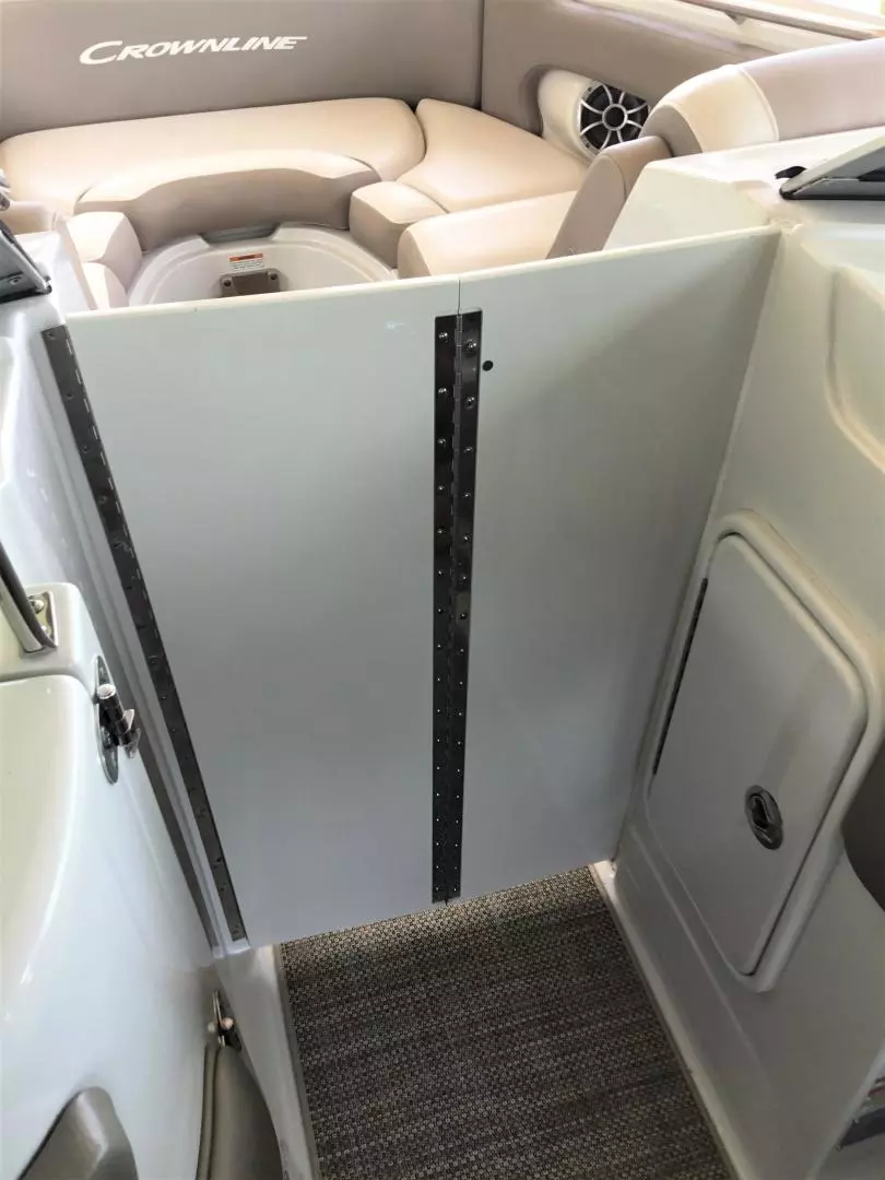 2019 Crownline E275XS - Image 11
